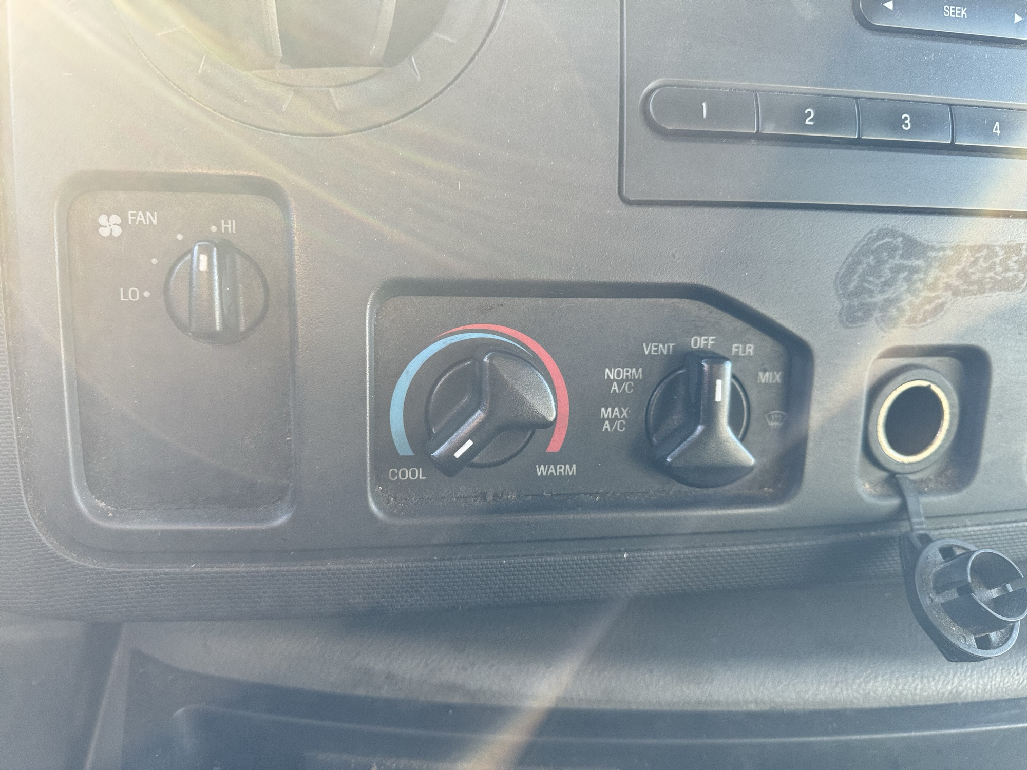 2013 ford econoline e-250 with 188890 miles for sale near Elk River, Minnesota 106947_40_climate_control.jpg