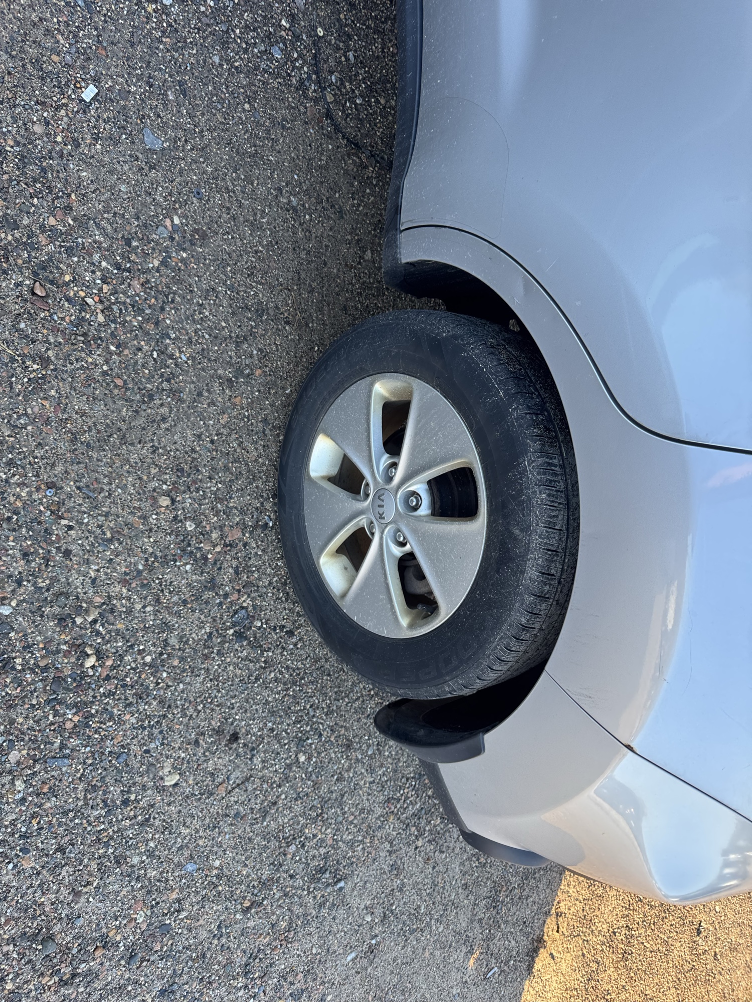 2015 kia soul base with 188168 miles for sale near Elk River, Minnesota 106948_13_rear_drv_wheel.jpg