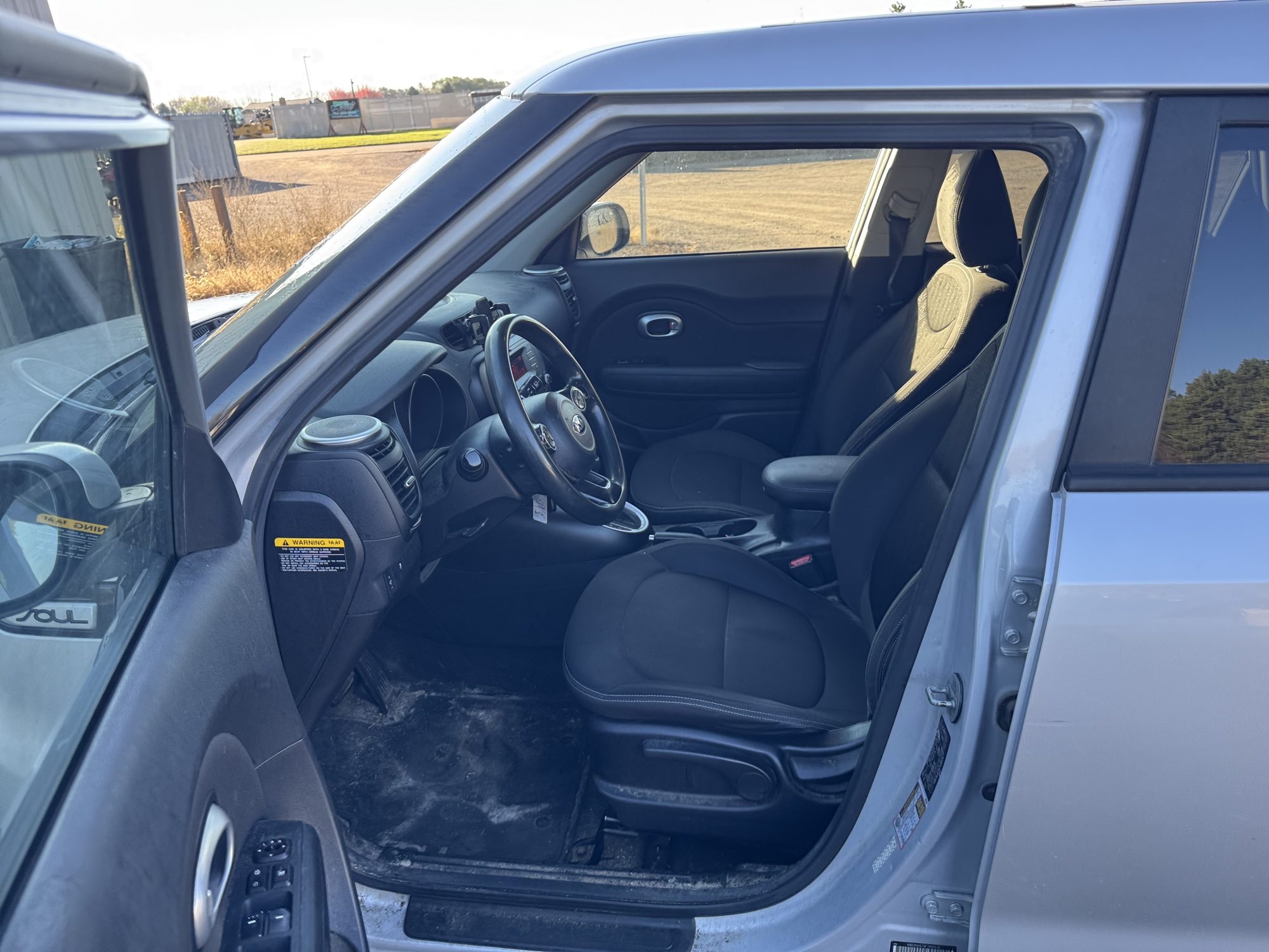 2015 kia soul base with 188168 miles for sale near Elk River, Minnesota 106948_22_driver_seat.jpg