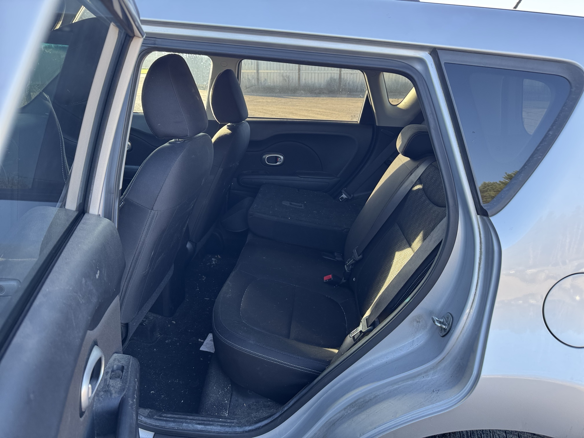 2015 kia soul base with 188168 miles for sale near Elk River, Minnesota 106948_24_drv_rear_seat.jpg