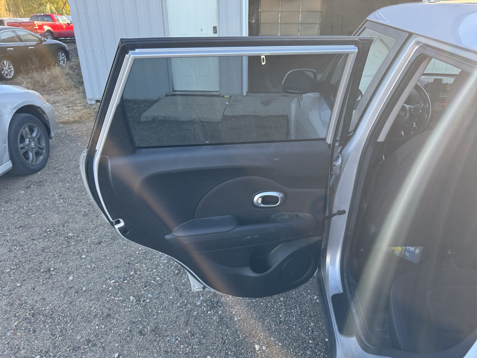 2015 kia soul base with 188168 miles for sale near Elk River, Minnesota 106948_25_drv_rear_door_panel.jpg