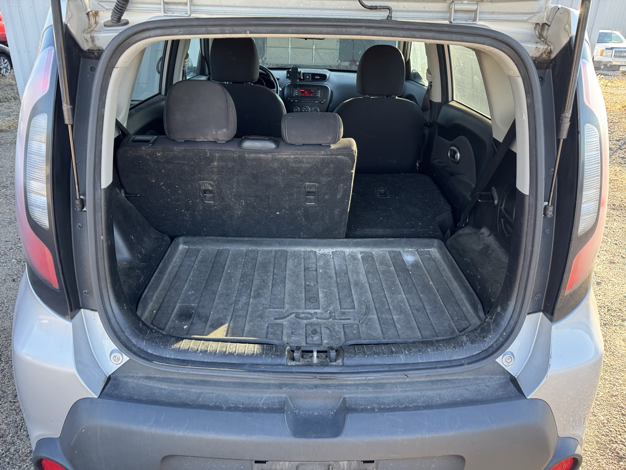 2015 kia soul base with 188168 miles for sale near Elk River, Minnesota 106948_26_trunk.jpg