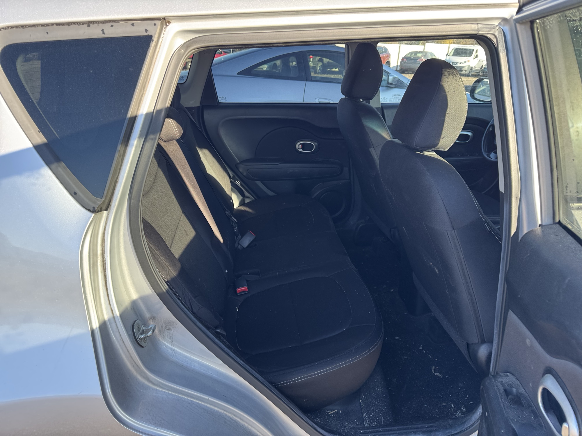 2015 kia soul base with 188168 miles for sale near Elk River, Minnesota 106948_28_pass_rear_seat.jpg
