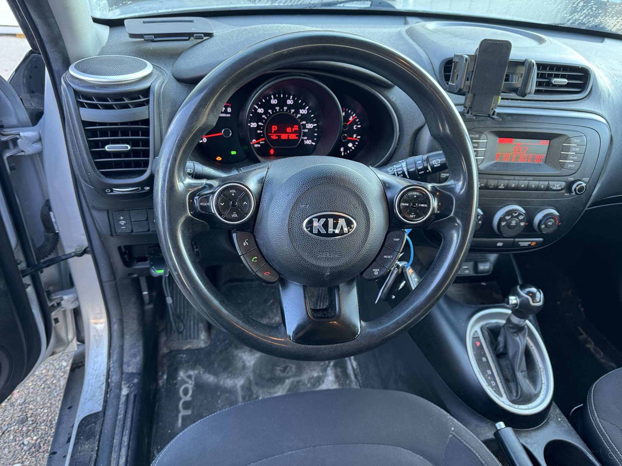 2015 kia soul base with 188168 miles for sale near Elk River, Minnesota 106948_36_steering_wheel.jpg