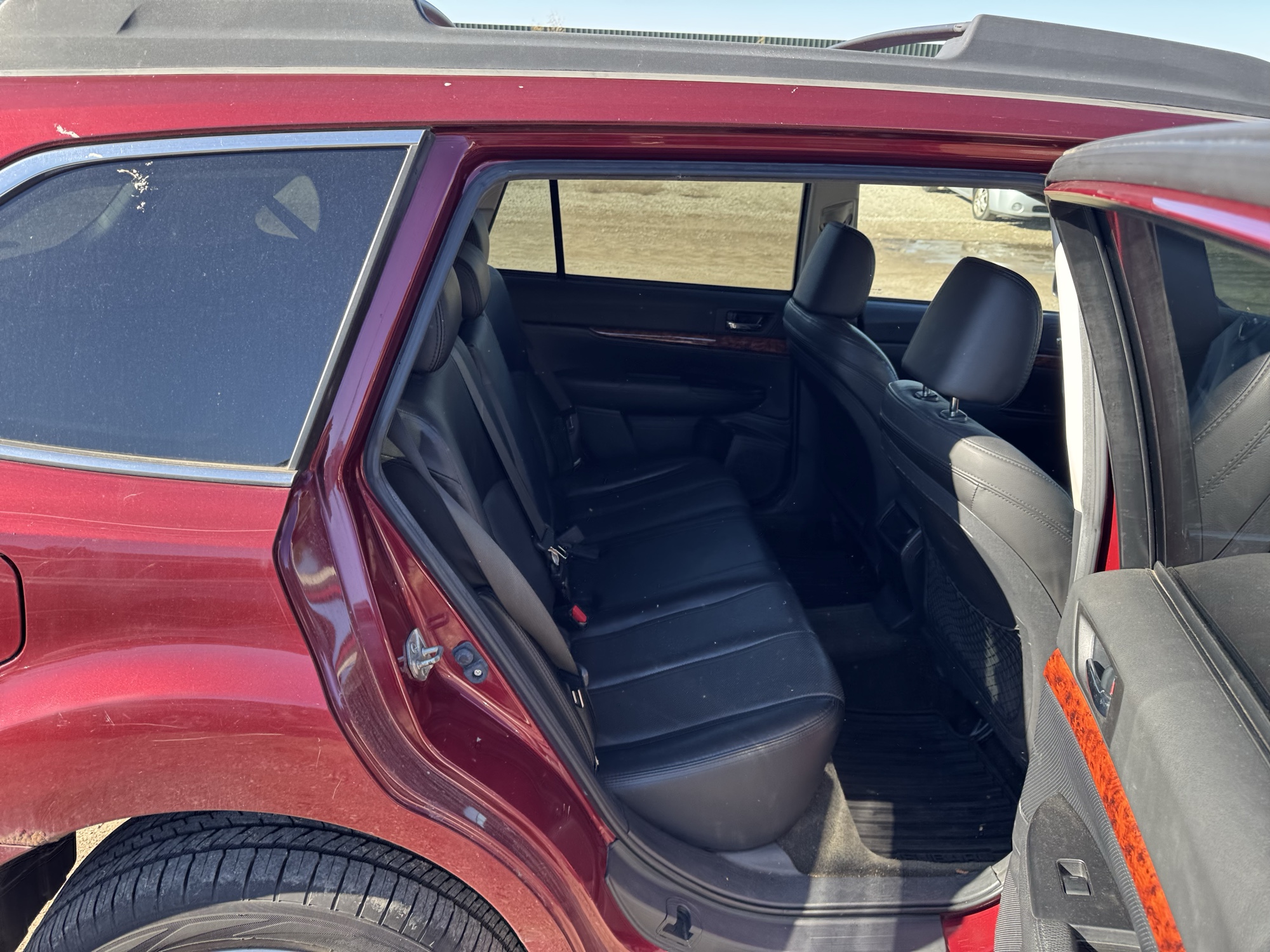 2012 subaru outback 2.5i-limited with 149640 miles for sale near Elk River, Minnesota 106950_28_pass_rear_seat.jpg