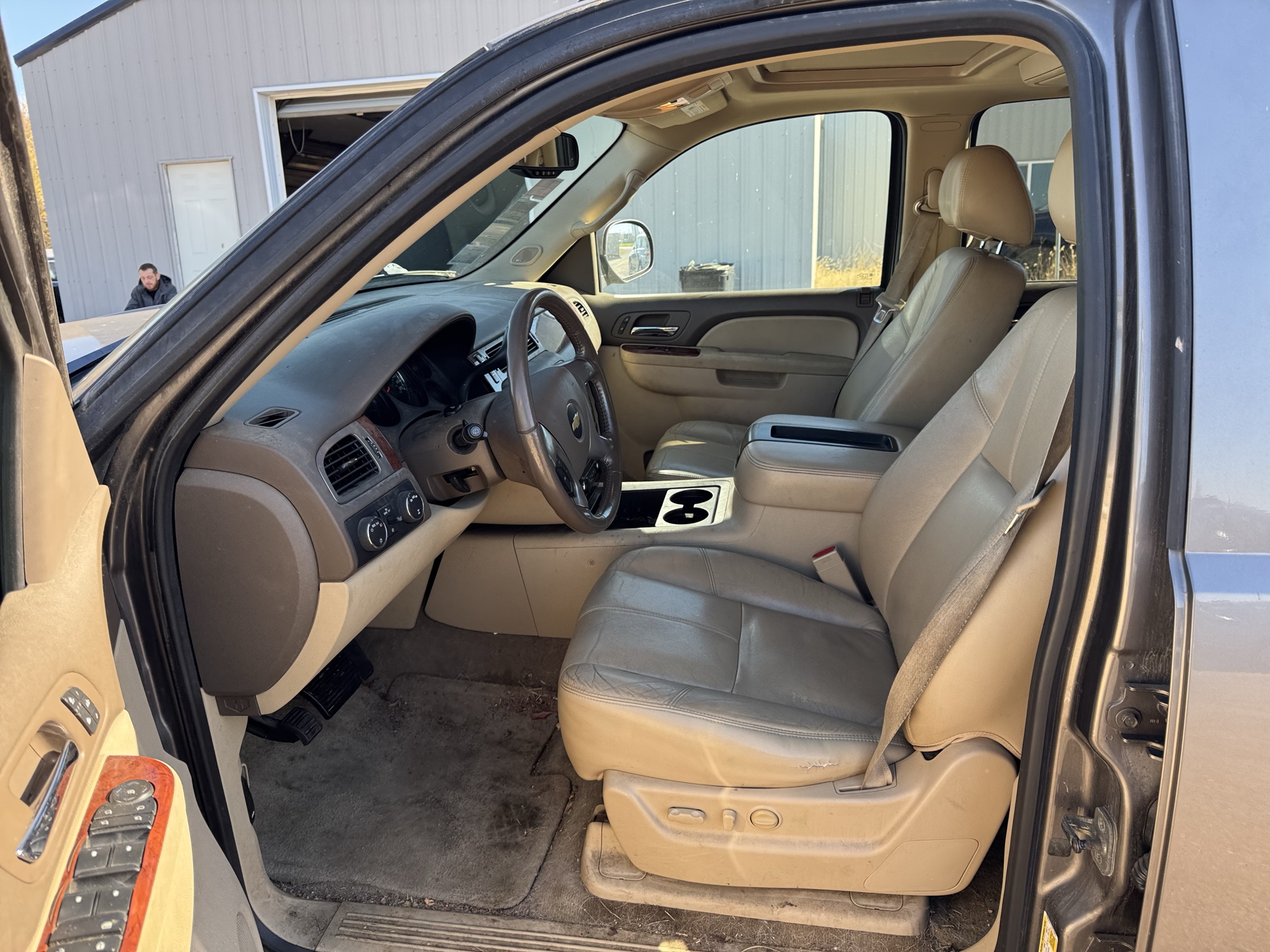 2012 chevrolet suburban lt-1500-4wd with 235557 miles for sale near Elk River, Minnesota 106953_22_driver_seat.jpg