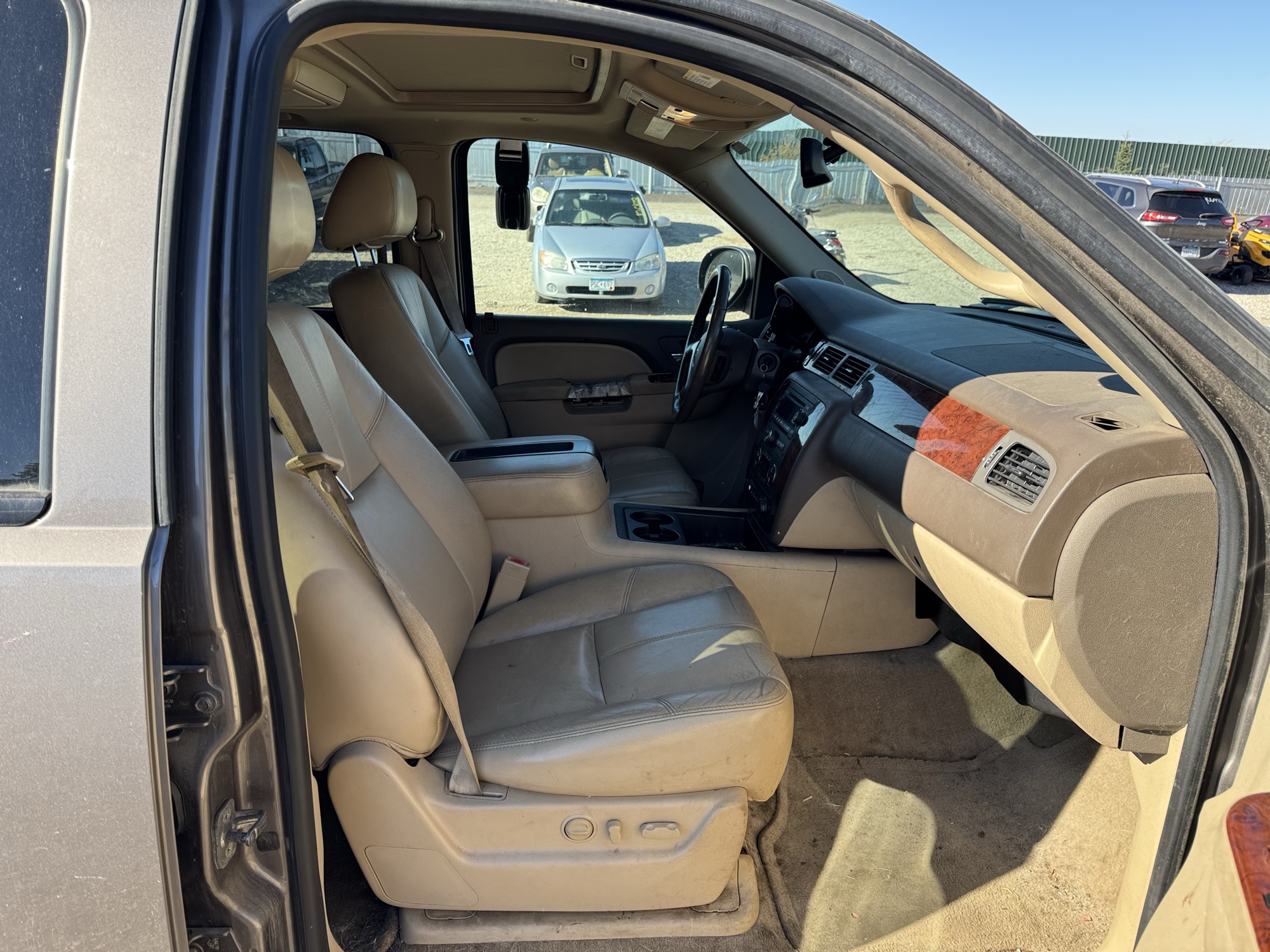 2012 chevrolet suburban lt-1500-4wd with 235557 miles for sale near Elk River, Minnesota 106953_31_passenger_seat.jpg