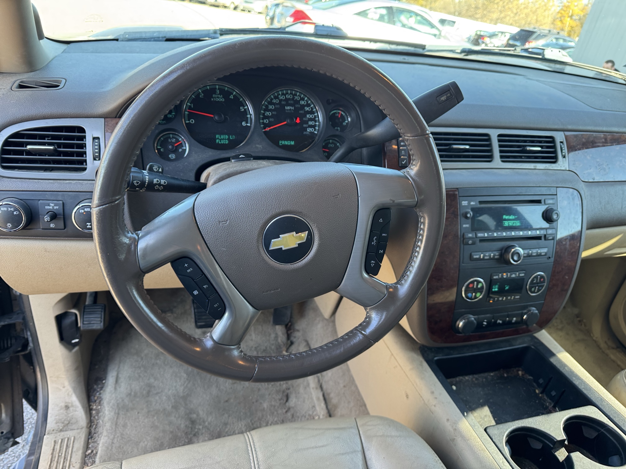 2012 chevrolet suburban lt-1500-4wd with 235557 miles for sale near Elk River, Minnesota 106953_36_steering_wheel.jpg