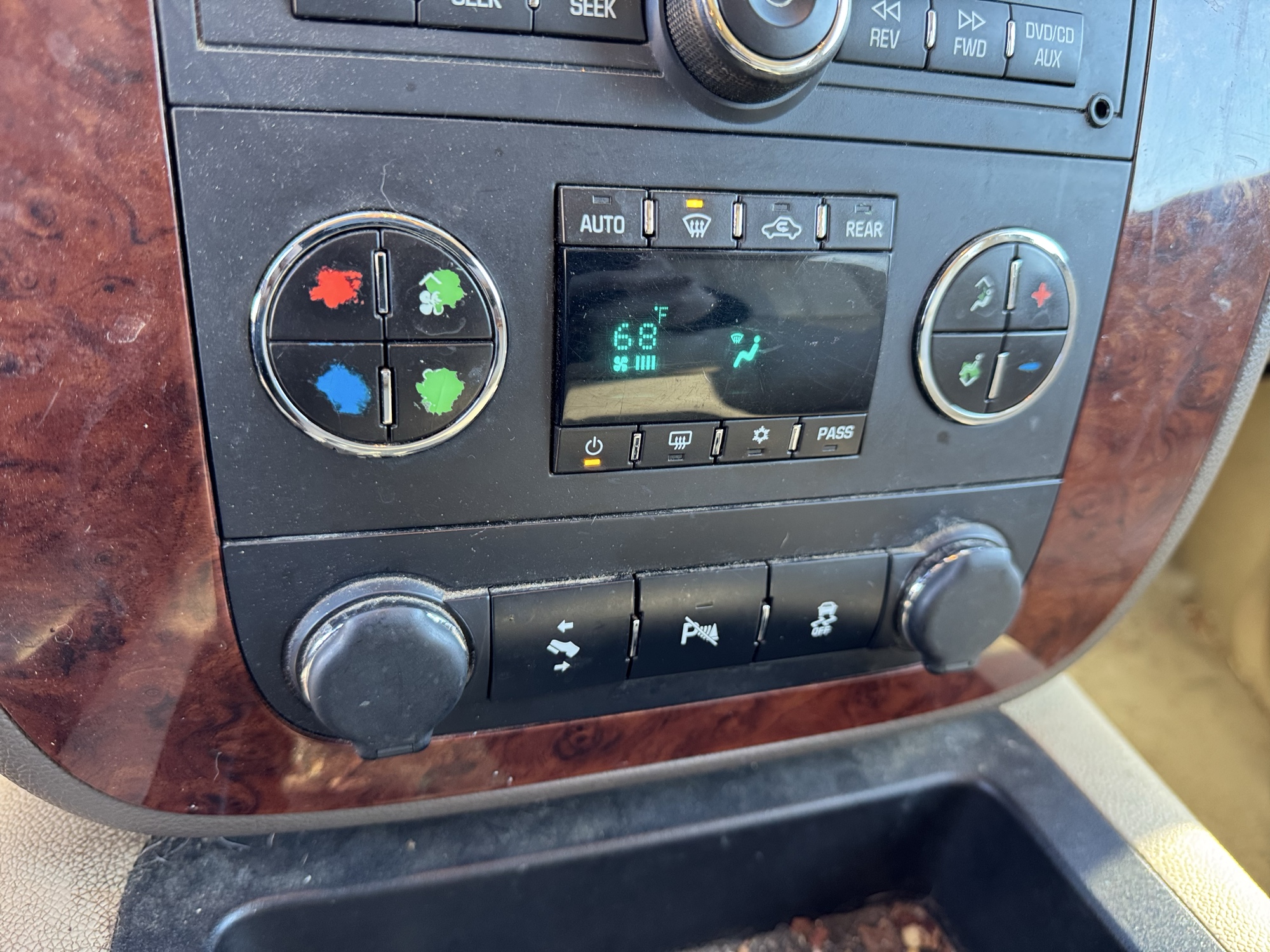 2012 chevrolet suburban lt-1500-4wd with 235557 miles for sale near Elk River, Minnesota 106953_40_climate_control.jpg