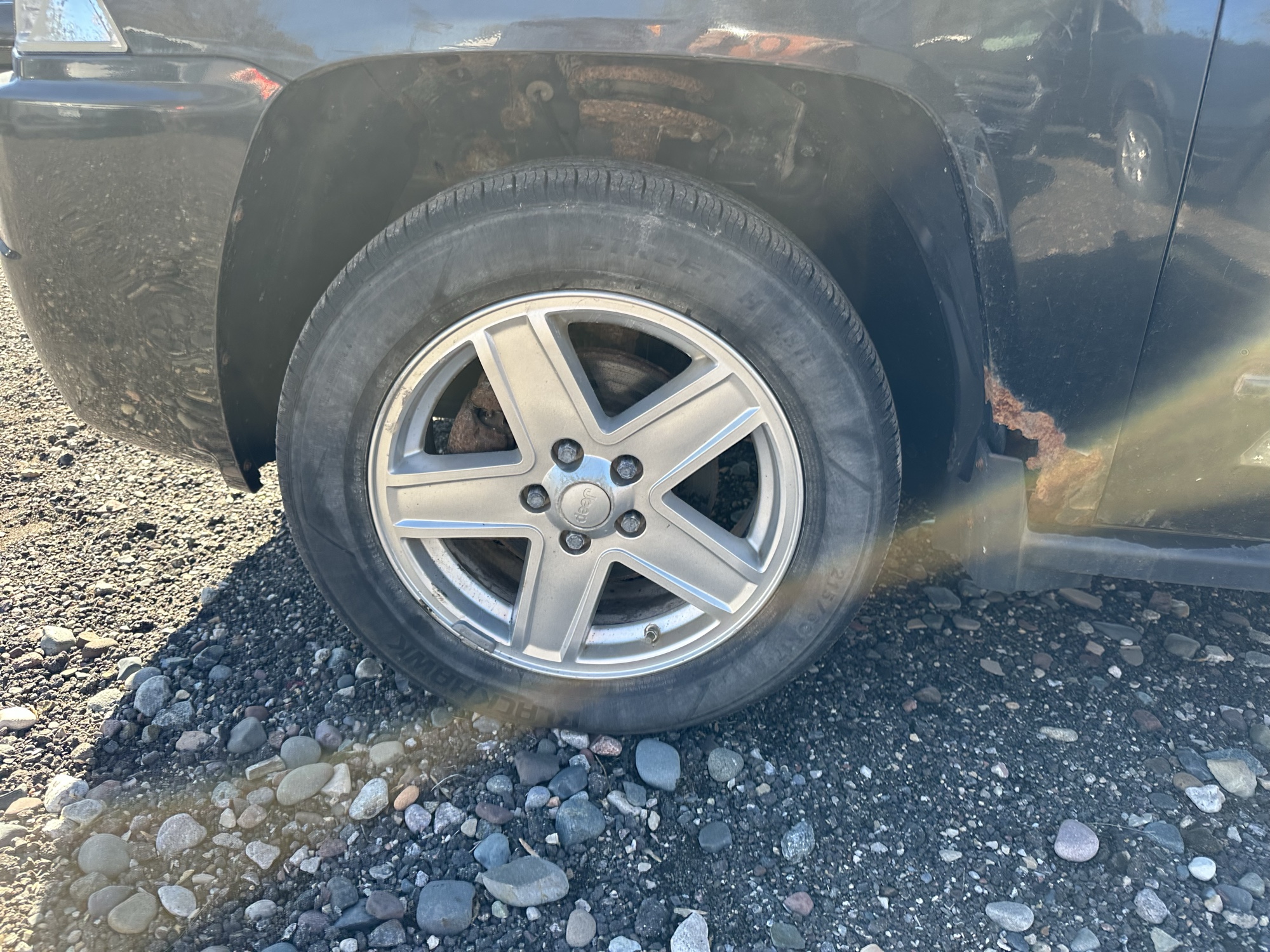 2009 jeep compass sport-fwd with 178239 miles for sale near Elk River, Minnesota 106955_12_drv_front_wheel.jpg