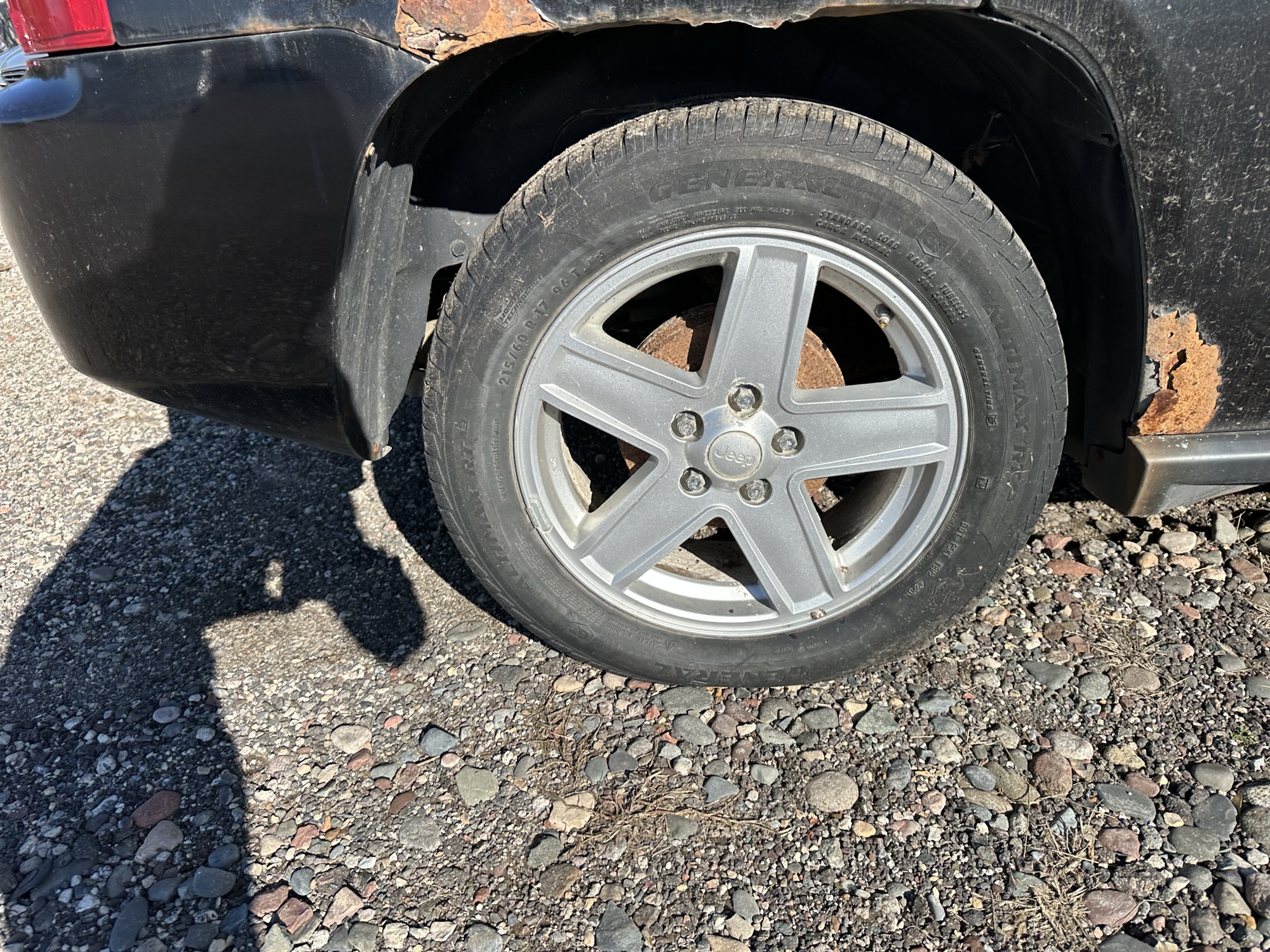 2009 jeep compass sport-fwd with 178239 miles for sale near Elk River, Minnesota 106955_14_rear_pass_wheel.jpg