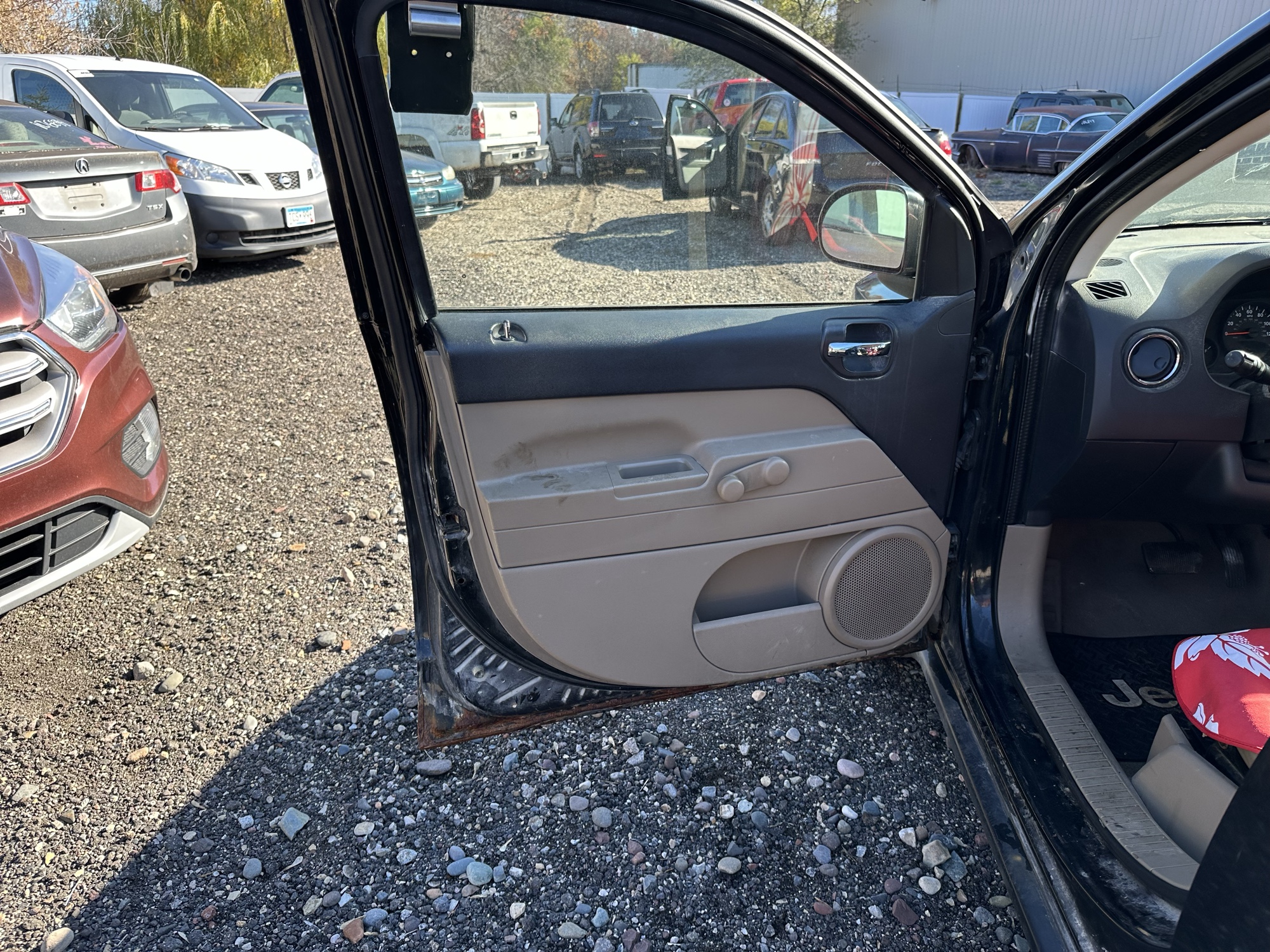 2009 jeep compass sport-fwd with 178239 miles for sale near Elk River, Minnesota 106955_23_driver_door_panel.jpg