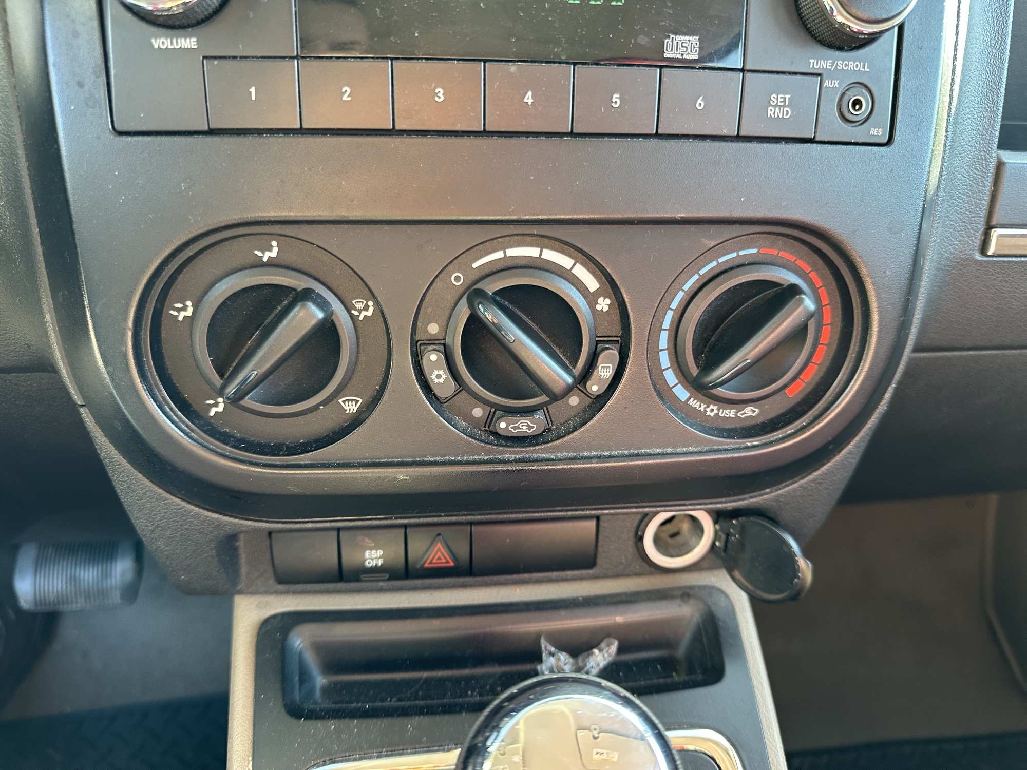2009 jeep compass sport-fwd with 178239 miles for sale near Elk River, Minnesota 106955_40_climate_control.jpg