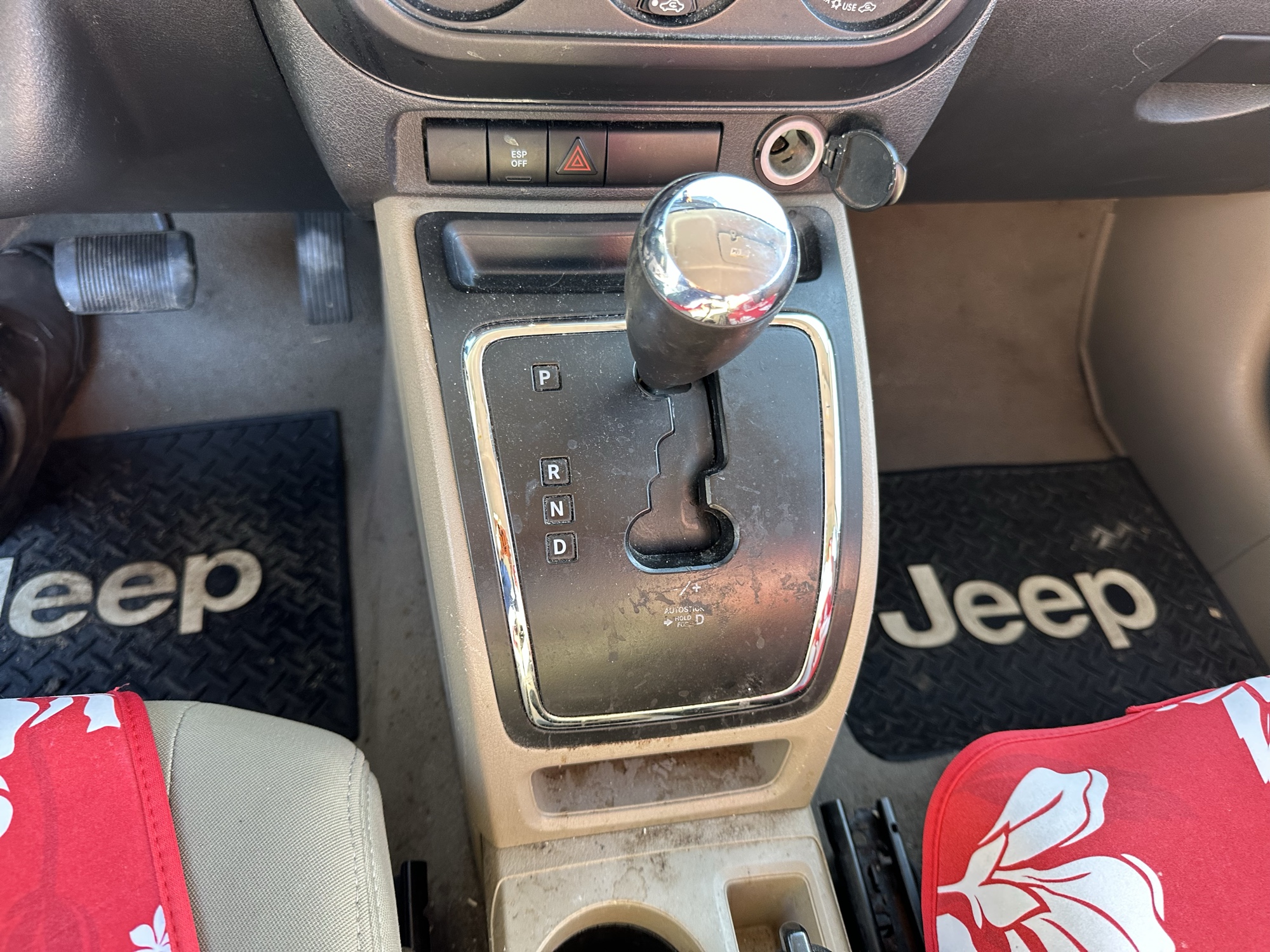 2009 jeep compass sport-fwd with 178239 miles for sale near Elk River, Minnesota 106955_41_shifter.jpg