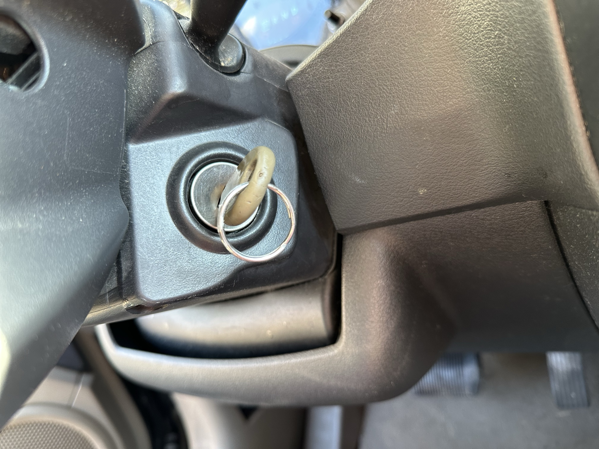 2009 jeep compass sport-fwd with 178239 miles for sale near Elk River, Minnesota 106955_51_keys.jpg