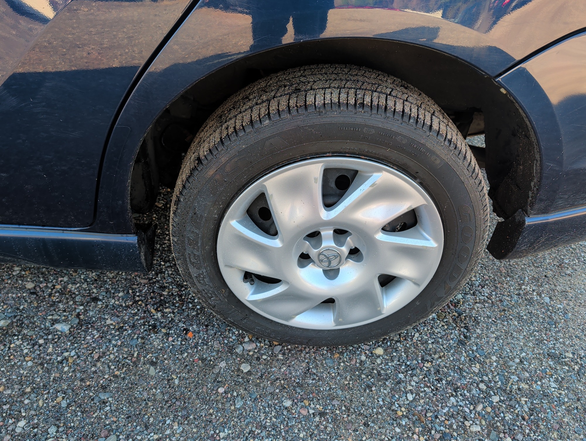 2004 toyota matrix 4wd with 39904 miles for sale near Elk River, Minnesota 106961_13_rear_drv_wheel.jpg