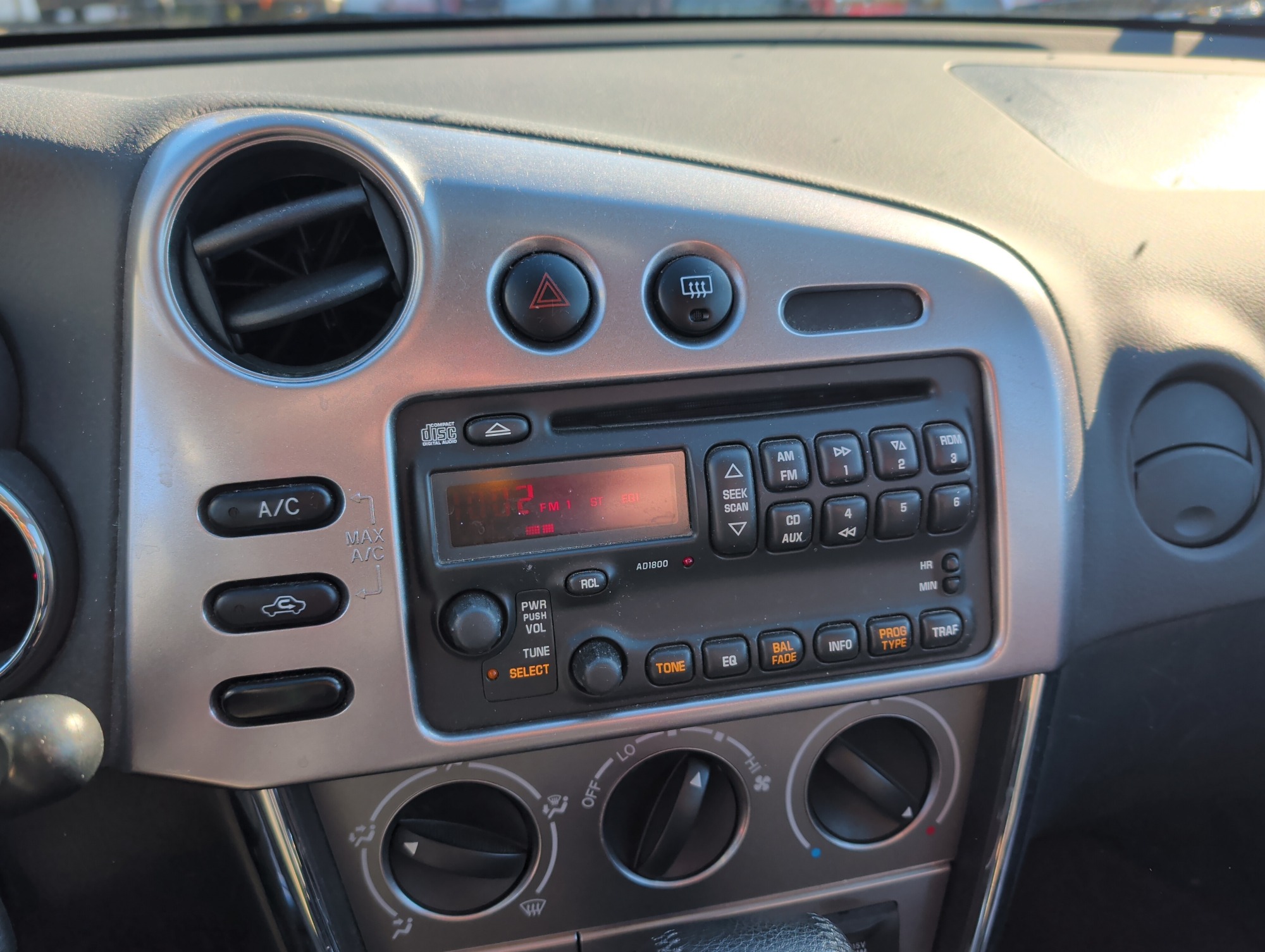 2004 toyota matrix 4wd with 39904 miles for sale near Elk River, Minnesota 106961_39_radio_closeup.jpg