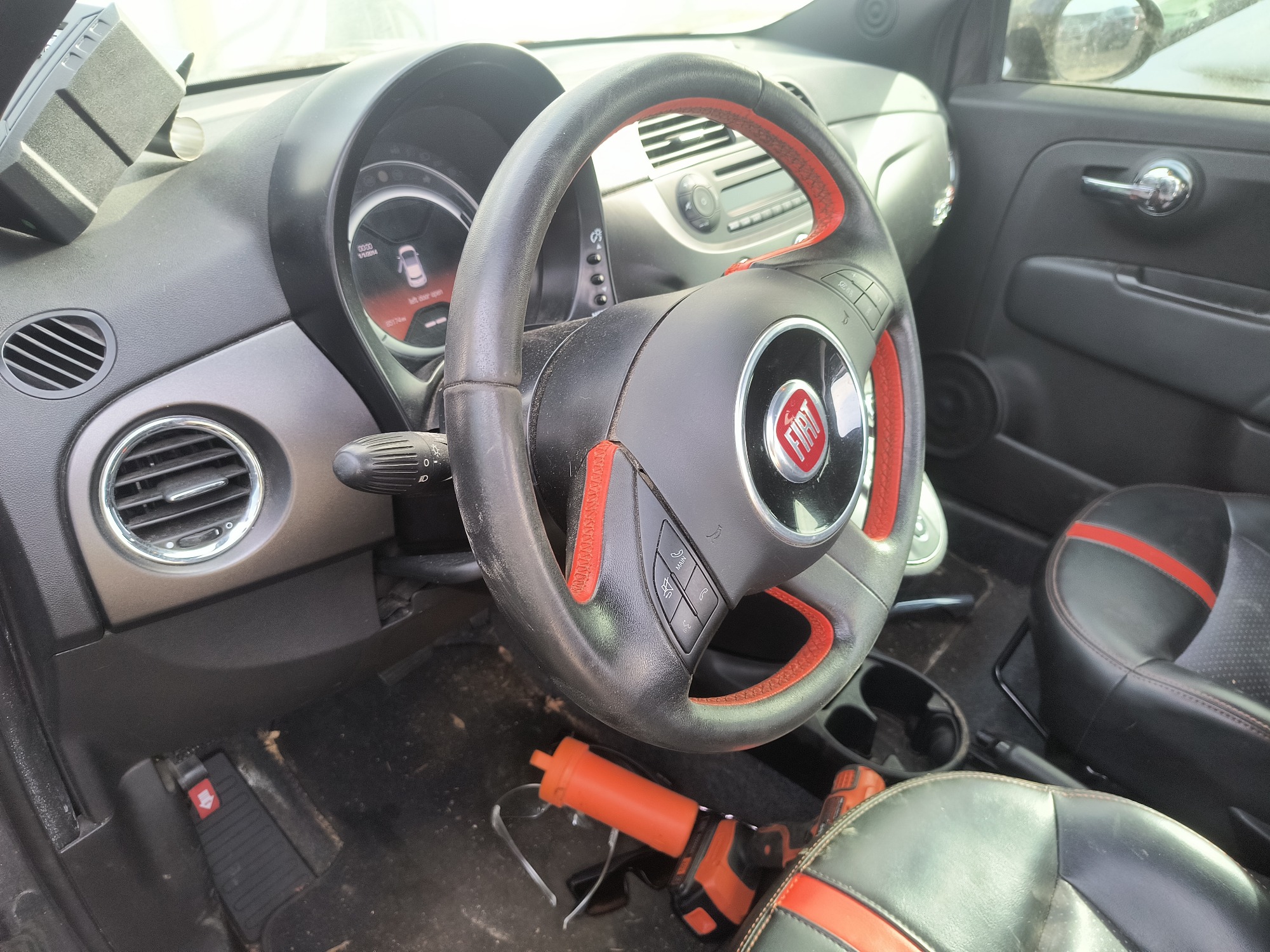 2014 fiat 500e battery-electric-hatchback with 85174 miles for sale near Elk River, Minnesota 106964_37_left_of_steering_wheel.jpg