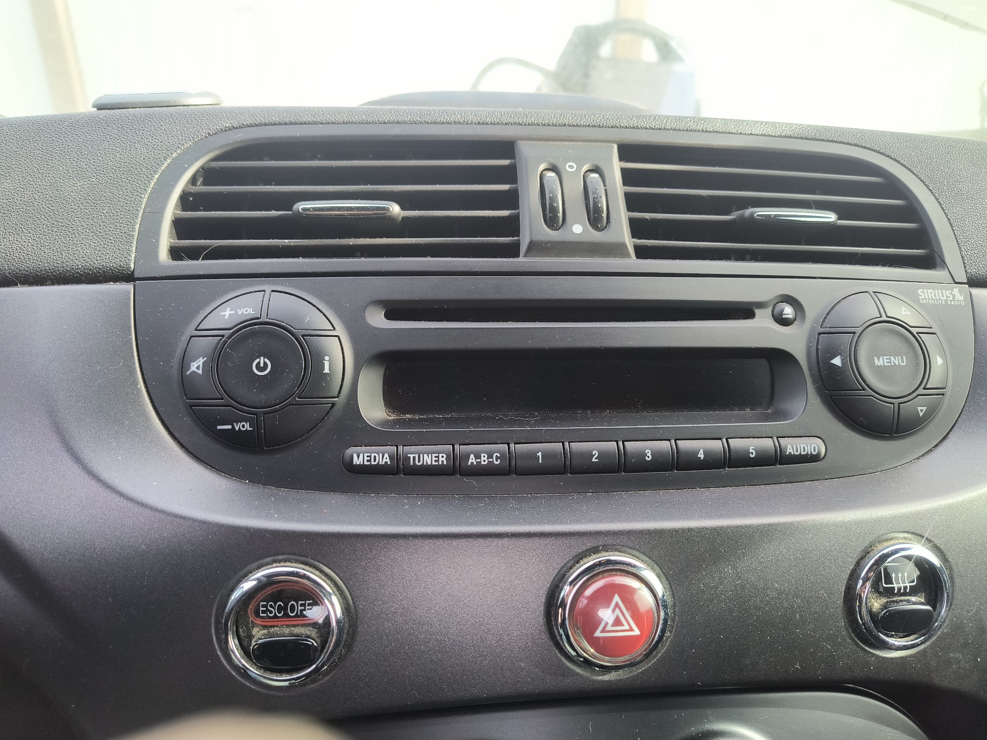 2014 fiat 500e battery-electric-hatchback with 85174 miles for sale near Elk River, Minnesota 106964_39_radio_closeup.jpg