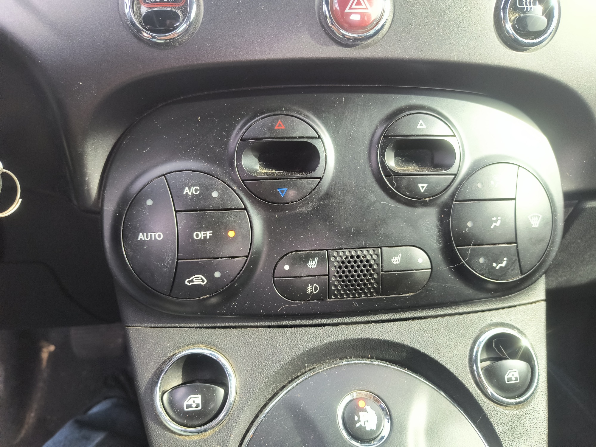 2014 fiat 500e battery-electric-hatchback with 85174 miles for sale near Elk River, Minnesota 106964_40_climate_control.jpg