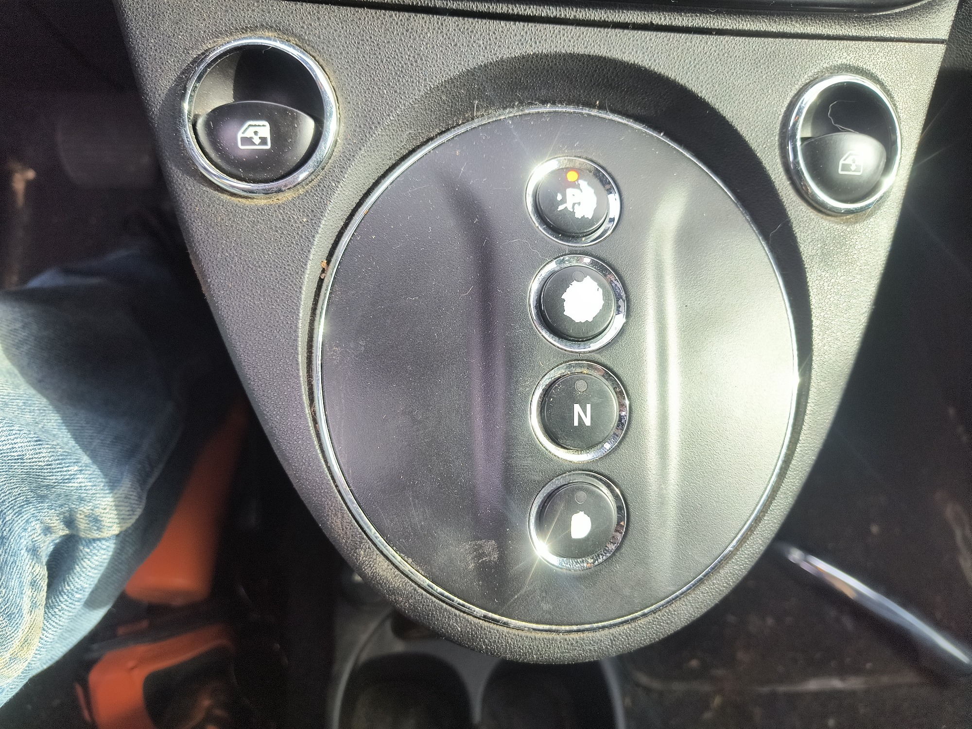 2014 fiat 500e battery-electric-hatchback with 85174 miles for sale near Elk River, Minnesota 106964_41_shifter.jpg