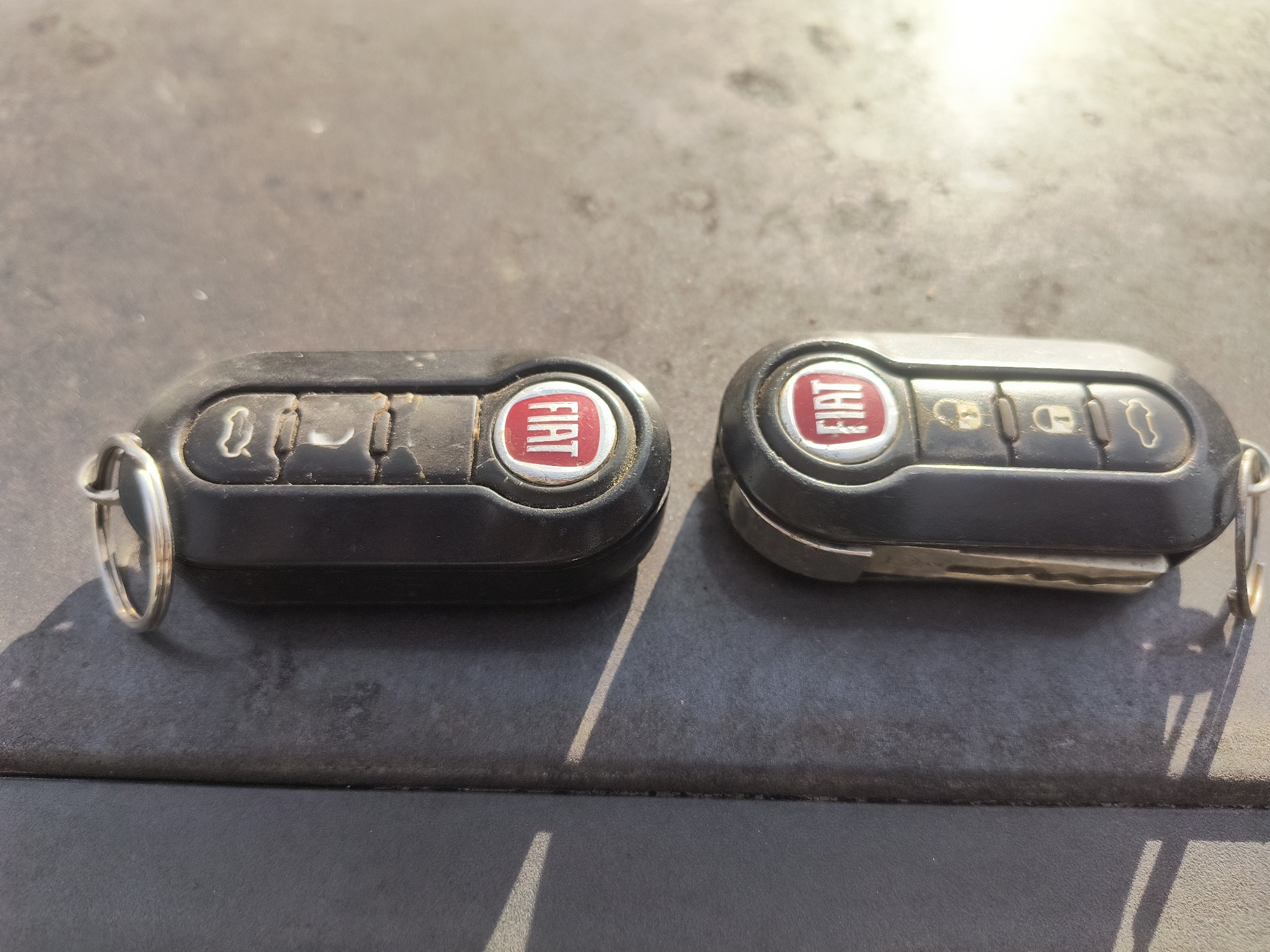 2014 fiat 500e battery-electric-hatchback with 85174 miles for sale near Elk River, Minnesota 106964_51_keys.jpg