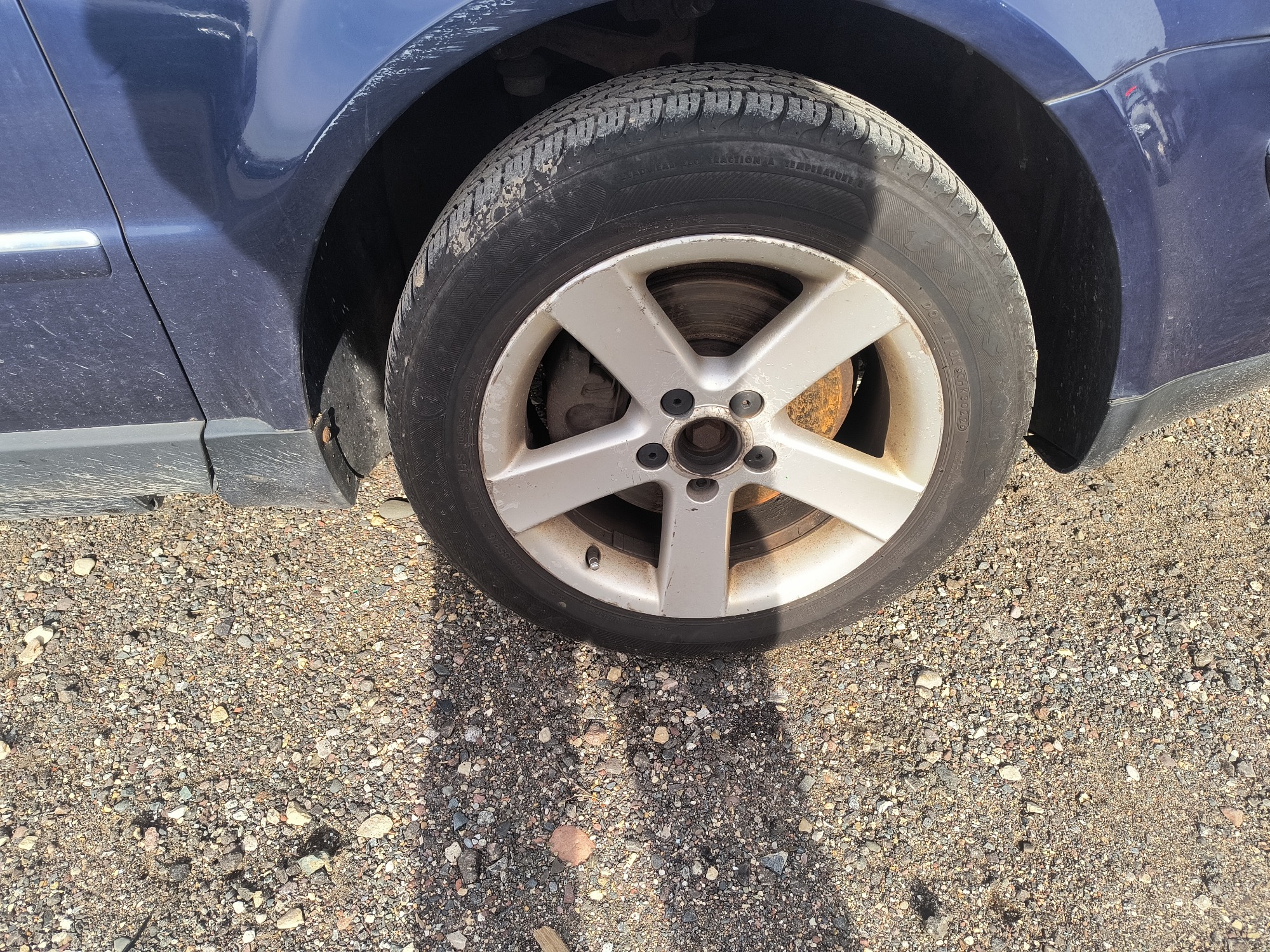 2004 volkswagen passat glx with 175185 miles for sale near Elk River, Minnesota 106971_15_front_pass_wheel.jpg