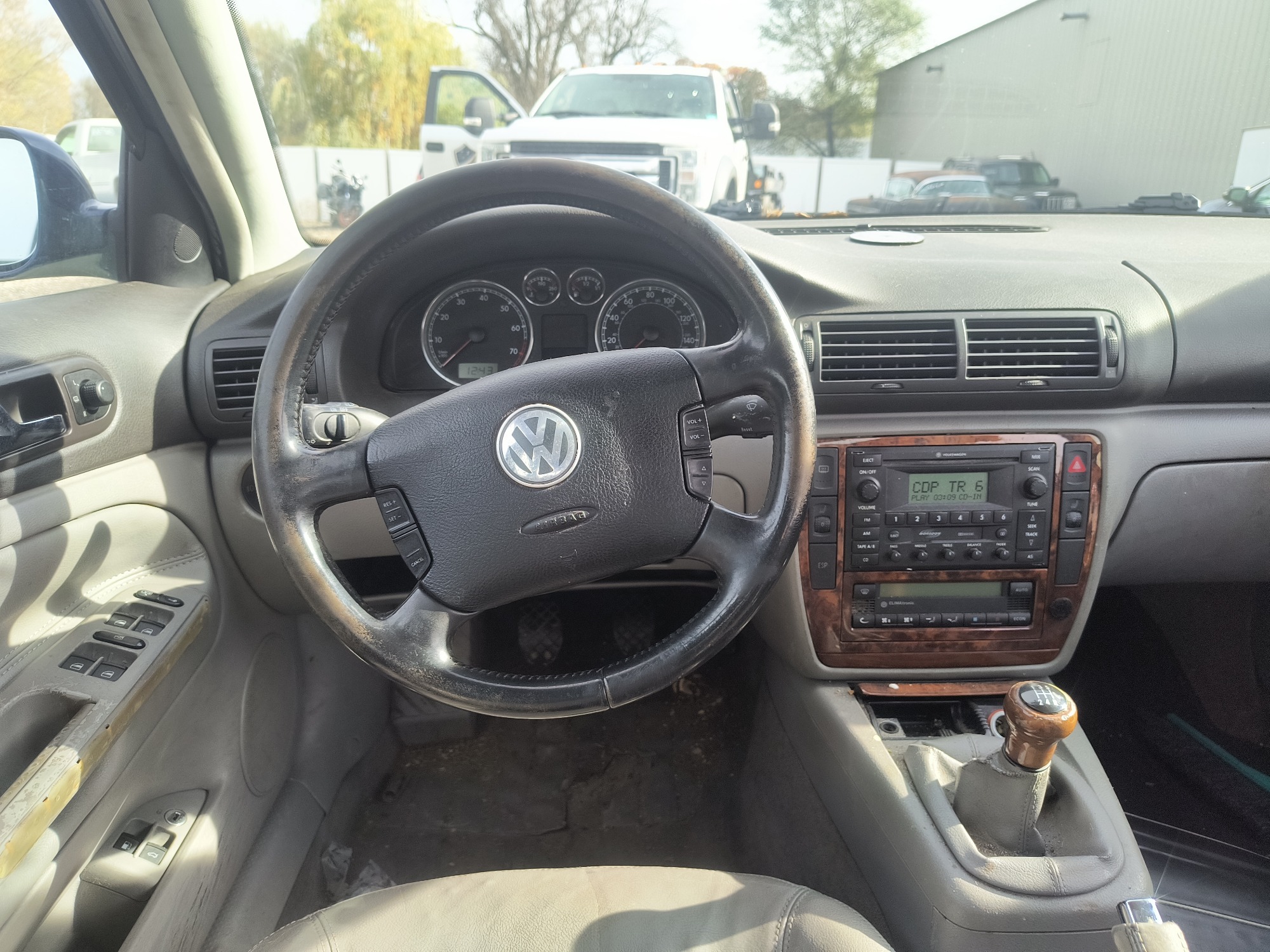 2004 volkswagen passat glx with 175185 miles for sale near Elk River, Minnesota 106971_33_dash_from_driver.jpg