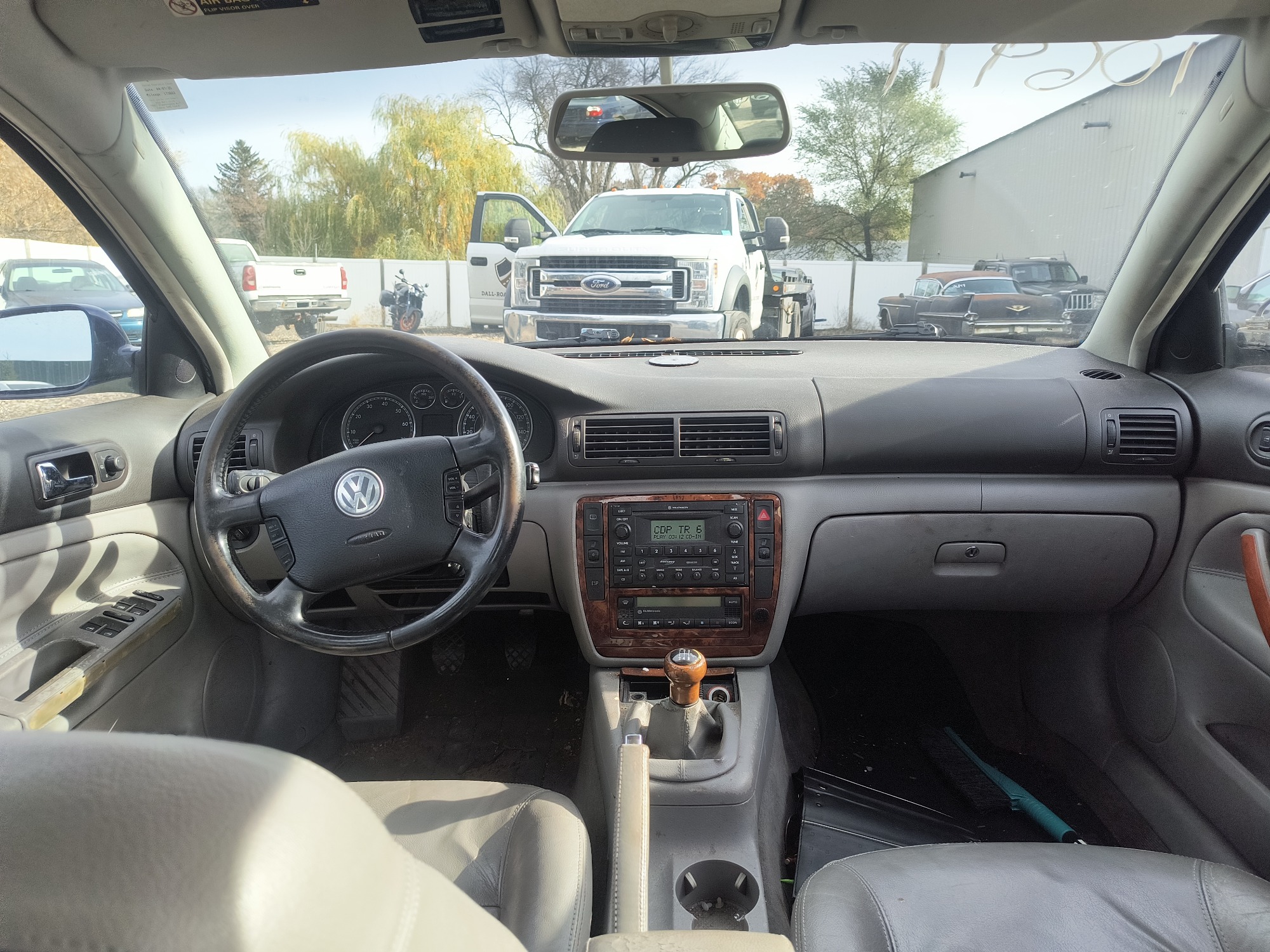 2004 volkswagen passat glx with 175185 miles for sale near Elk River, Minnesota 106971_34_whole_dash.jpg