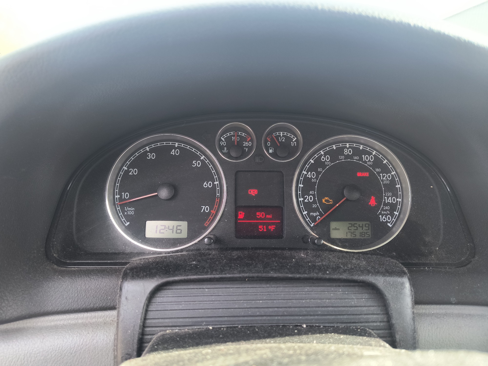 2004 volkswagen passat glx with 175185 miles for sale near Elk River, Minnesota 106971_43_gauge_cluster.jpg