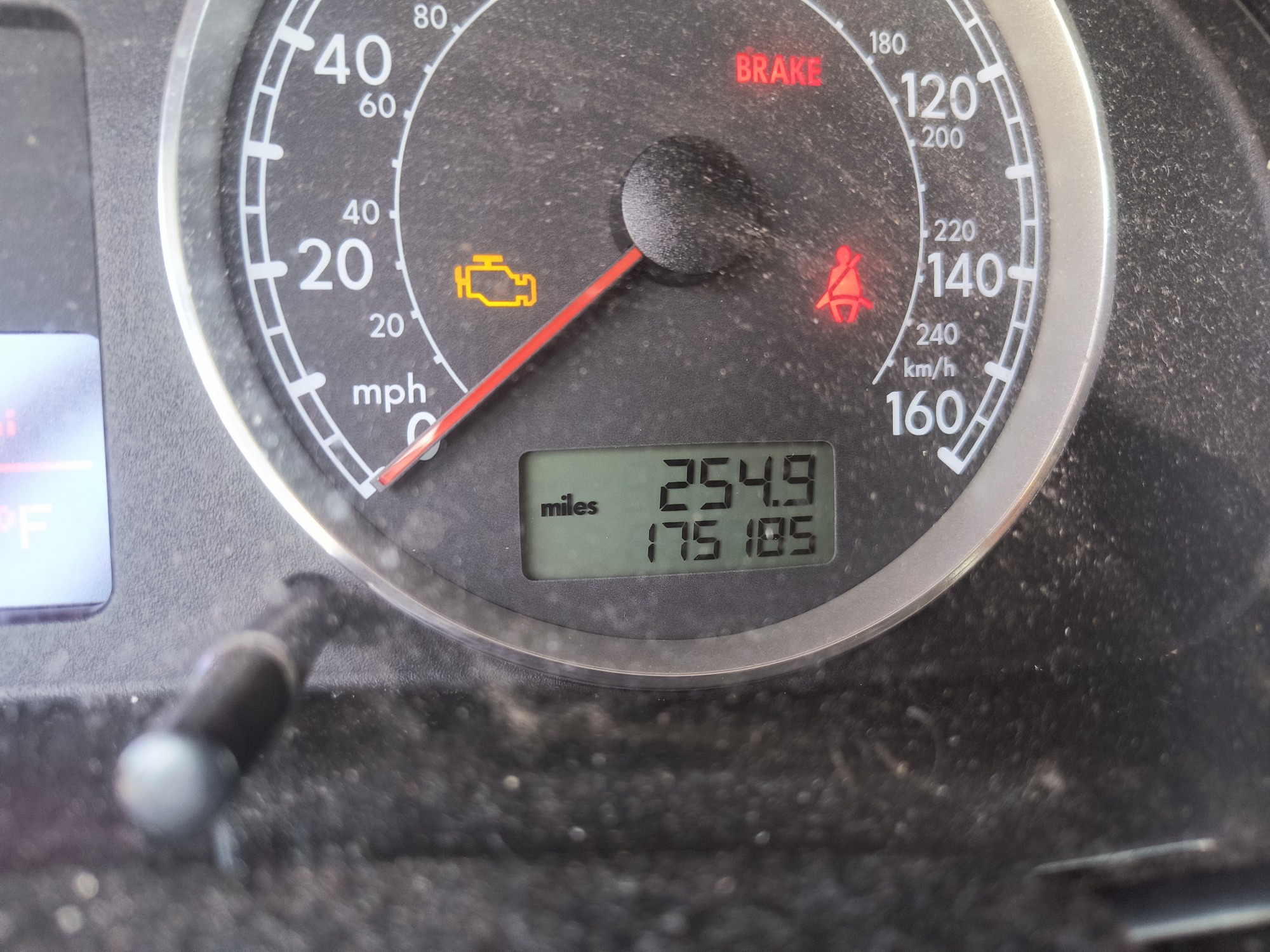 2004 volkswagen passat glx with 175185 miles for sale near Elk River, Minnesota 106971_44_mileage_closeup.jpg