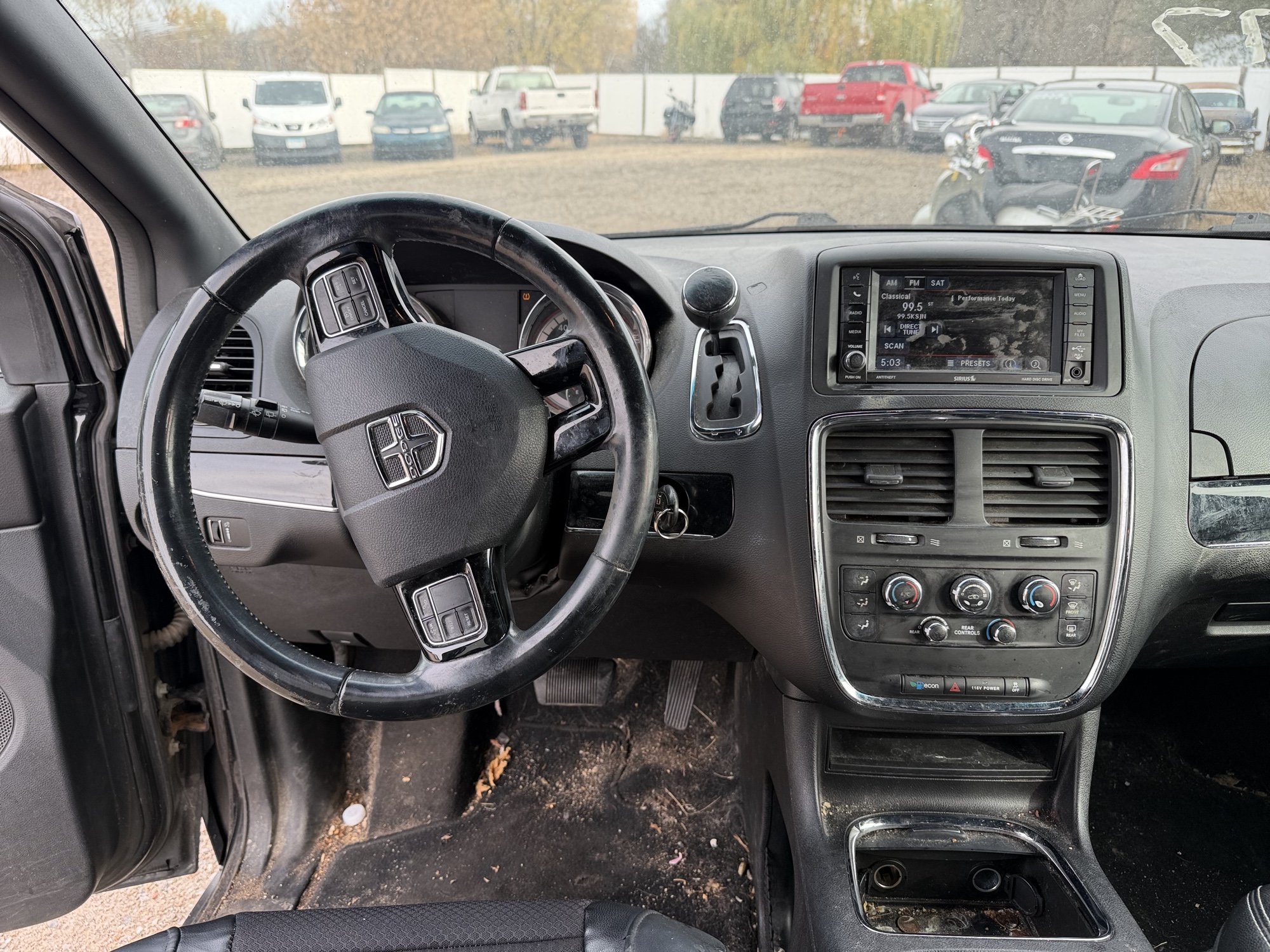 2015 chrysler town-and-country with 138094 miles for sale near Elk River, Minnesota 106977_33_dash_from_driver.jpg