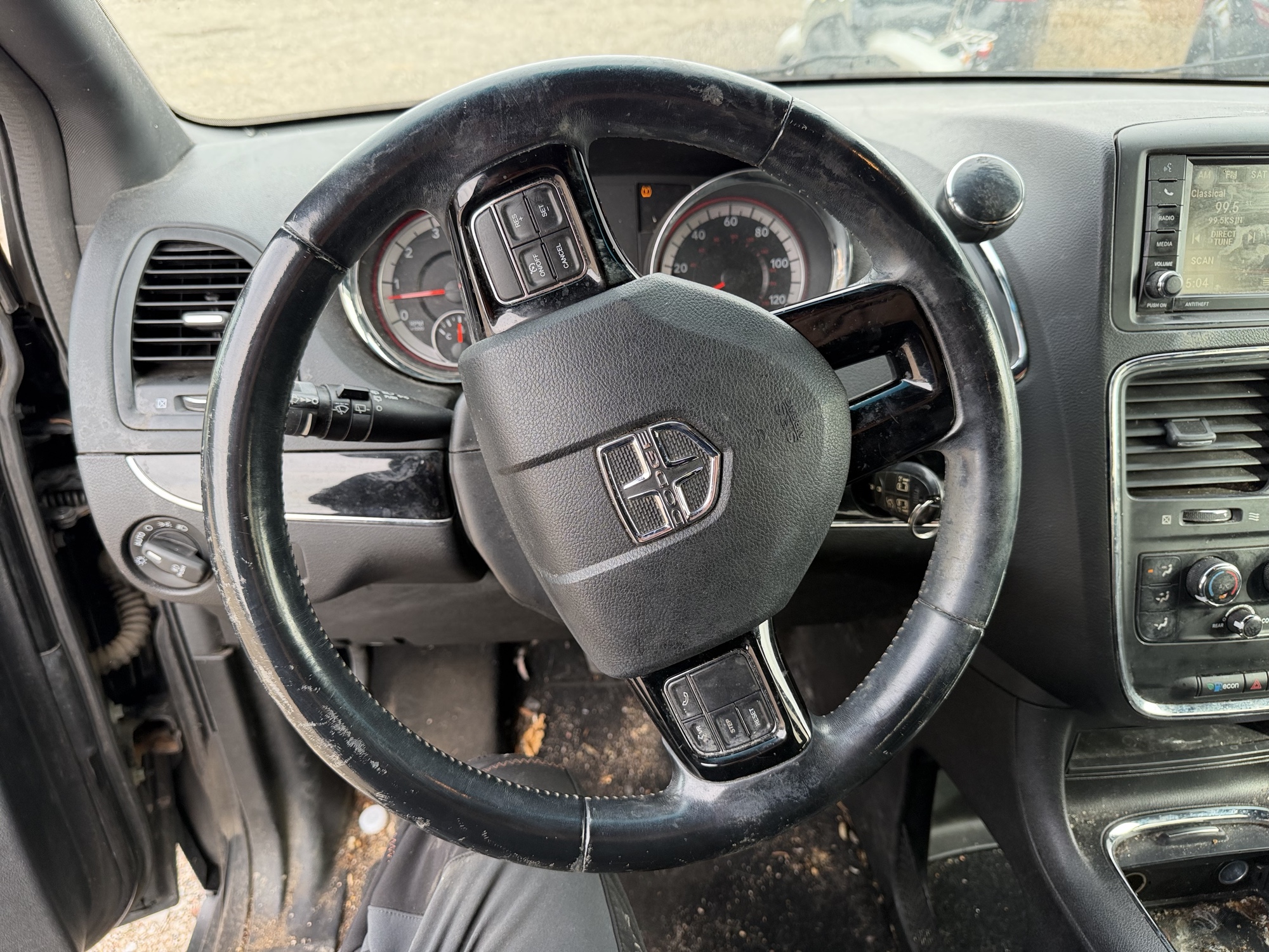 2015 chrysler town-and-country with 138094 miles for sale near Elk River, Minnesota 106977_36_steering_wheel.jpg