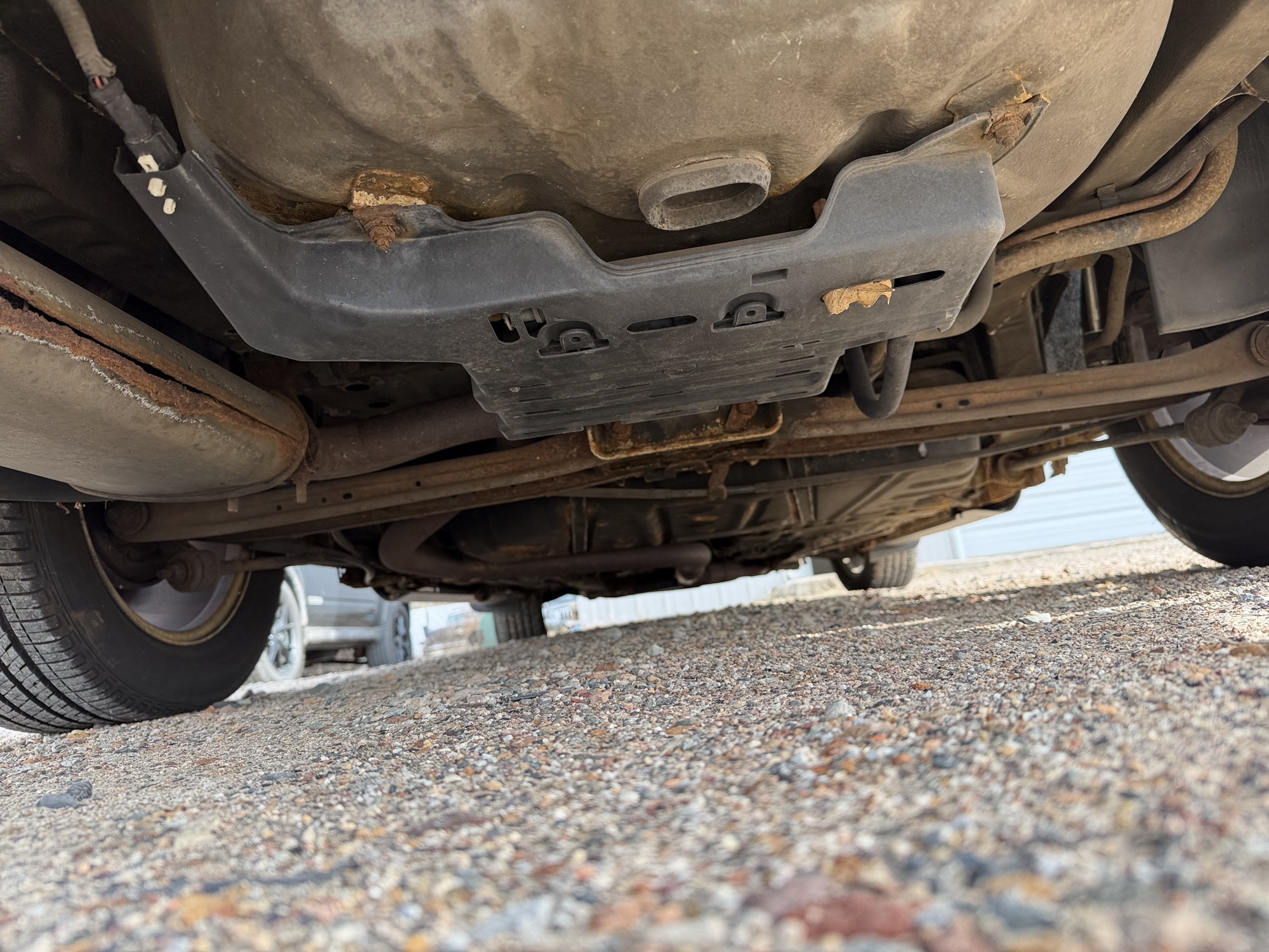 2001 ford taurus ses with 165634 miles for sale near Elk River, Minnesota 106980_19_undercar_rear.jpg
