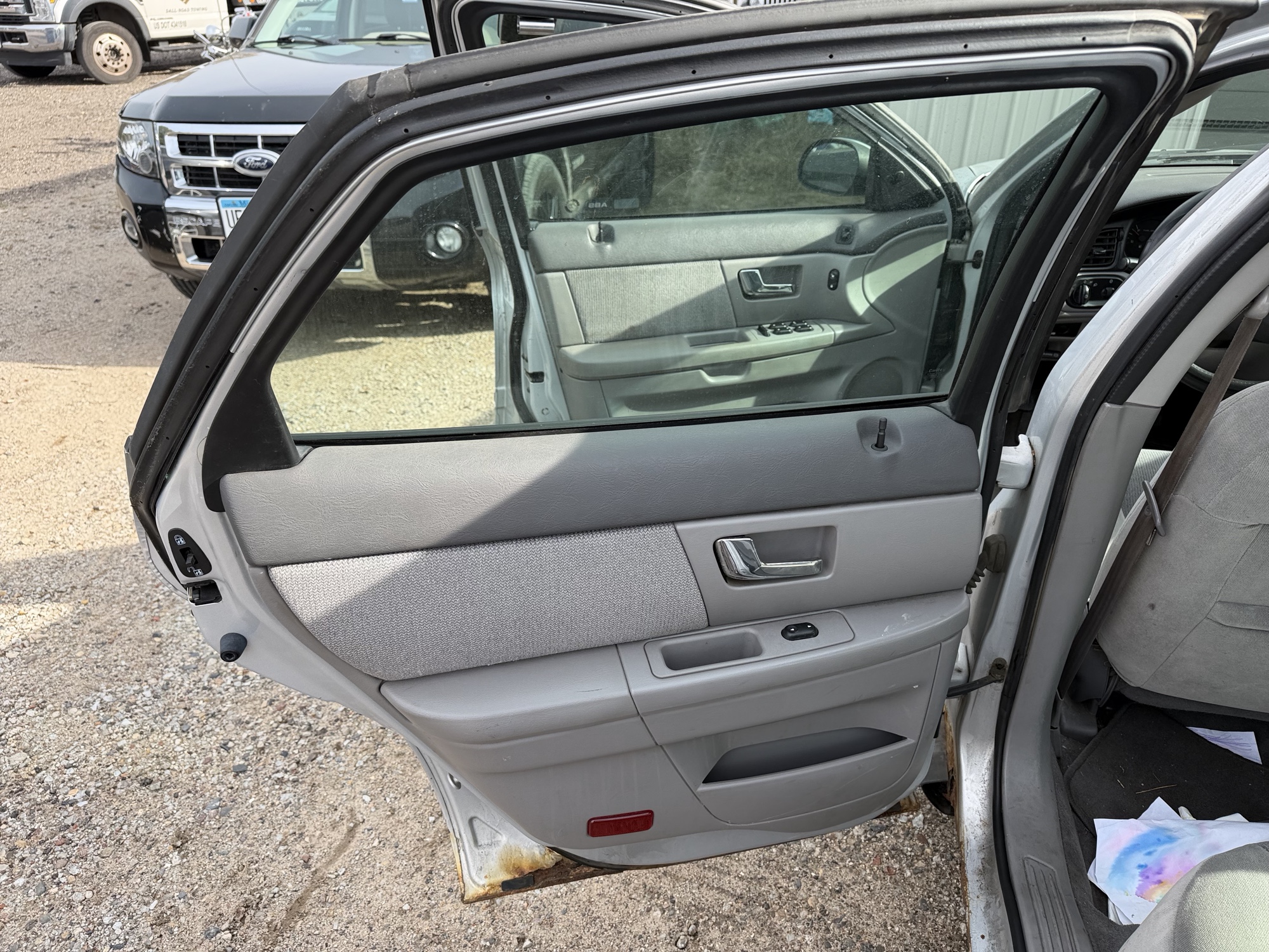 2001 ford taurus ses with 165634 miles for sale near Elk River, Minnesota 106980_25_drv_rear_door_panel.jpg