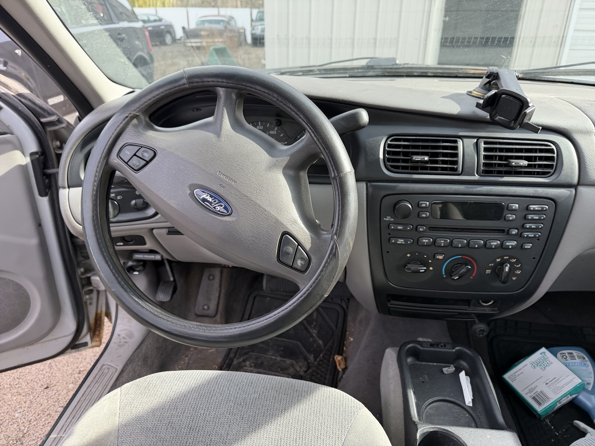 2001 ford taurus ses with 165634 miles for sale near Elk River, Minnesota 106980_33_dash_from_driver.jpg