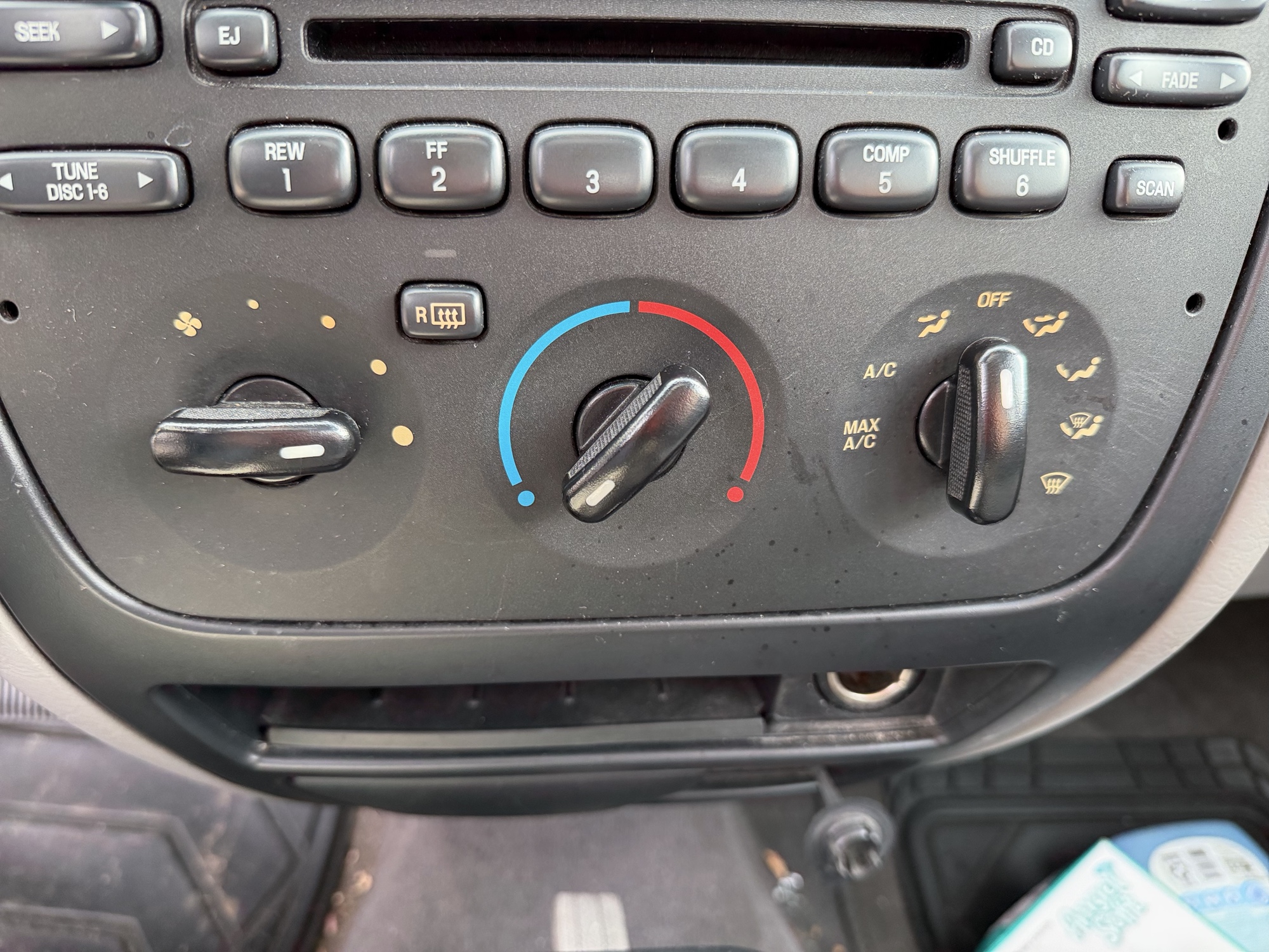2001 ford taurus ses with 165634 miles for sale near Elk River, Minnesota 106980_40_climate_control.jpg