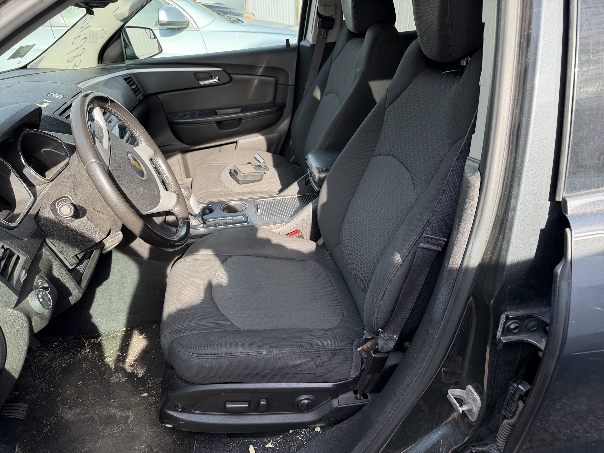 2011 chevrolet traverse lt-awd with 156005 miles for sale near Elk River, Minnesota 106983_22_driver_seat.jpg