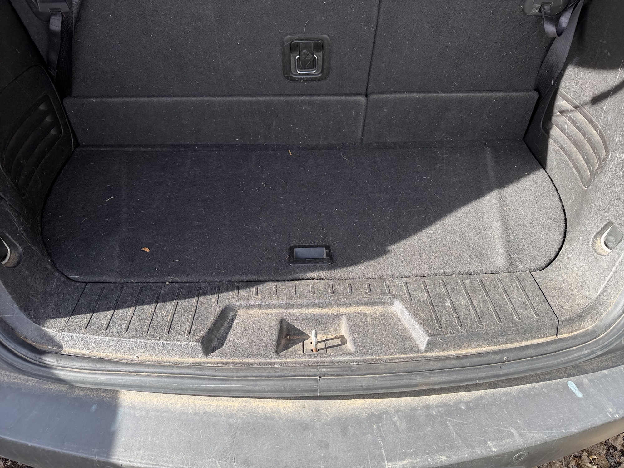 2011 chevrolet traverse lt-awd with 156005 miles for sale near Elk River, Minnesota 106983_26_trunk.jpg