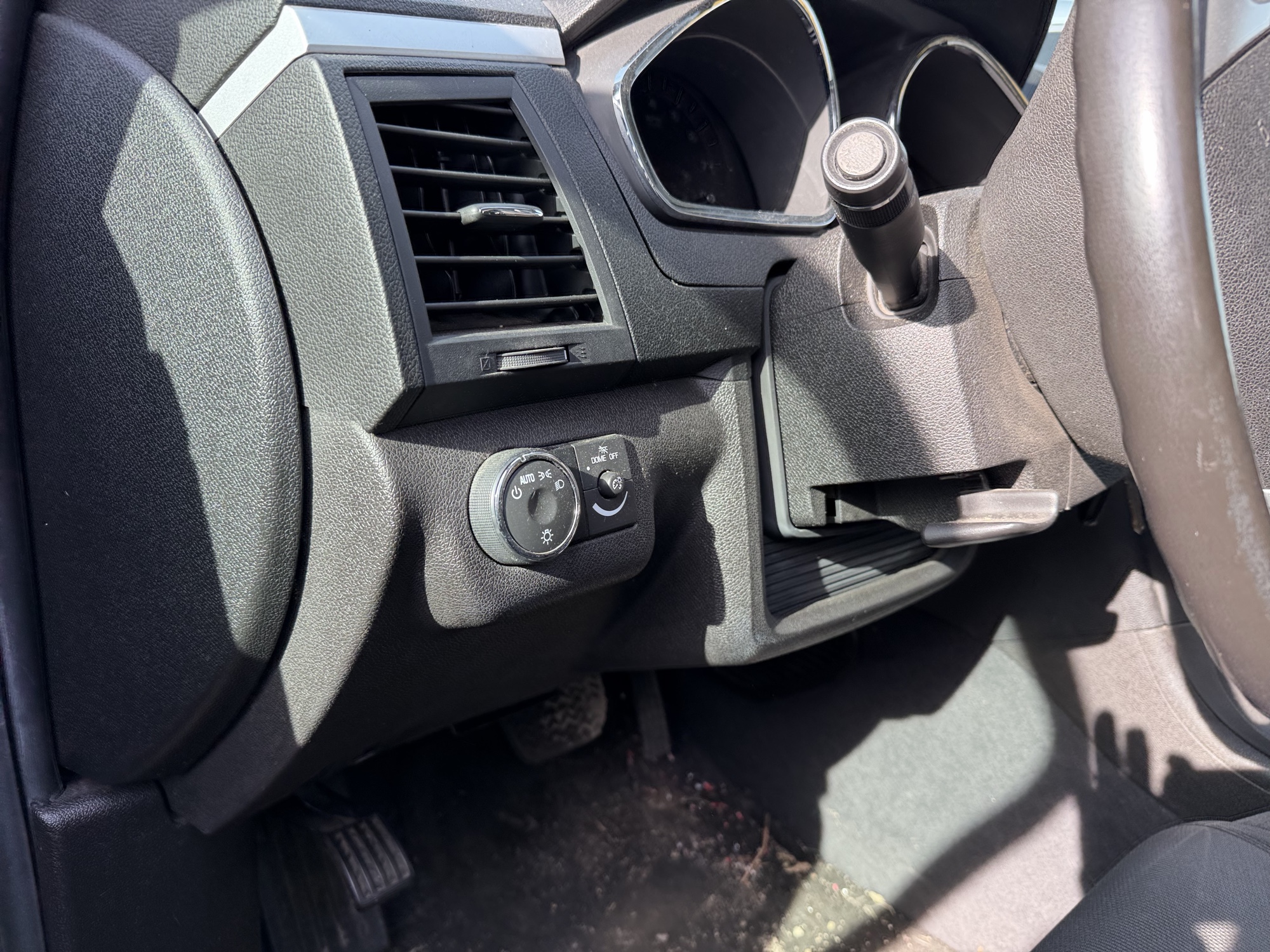 2011 chevrolet traverse lt-awd with 156005 miles for sale near Elk River, Minnesota 106983_37_left_of_steering_wheel.jpg