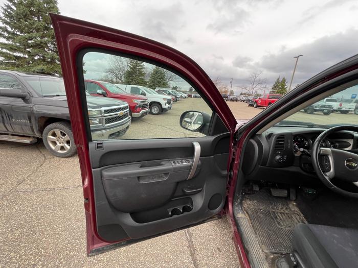 2013 chevrolet silverado-1500 lt-crew-cab-4wd with 174931 miles for sale near fridley, minnesota 107c6b6612144aa48b41be57bd60a158.jpeg