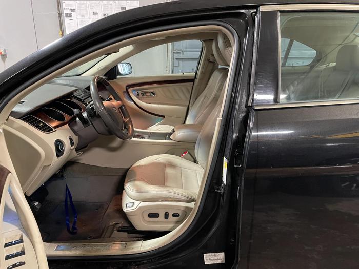 2010 Ford Taurus