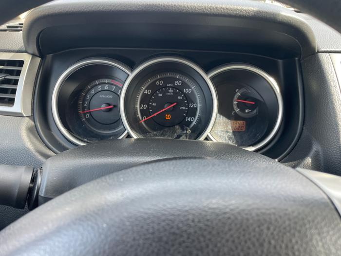 2011 nissan versa 1.8-sl-hatchback with 161381 miles for sale near jordan, minnesota 111bdbac2ac84a0197be2e77428ec7b7.jpeg