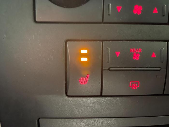 2010 volkswagen routan premium with 140982 miles for sale near elk-river, minnesota 1128a72b32be43118f62a4106797278e.jpg