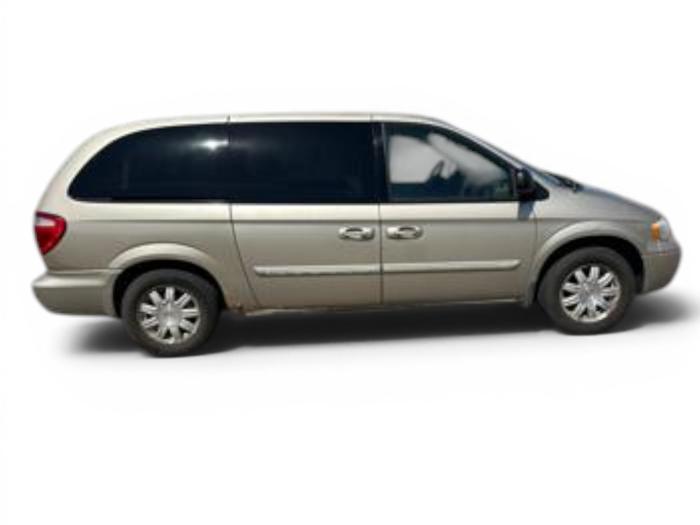 2005 chrysler town-&-country touring with 175445 miles for sale near elk-river, minnesota 112a9c102cf54bc794811fa2a2a8fbb6.jpg
