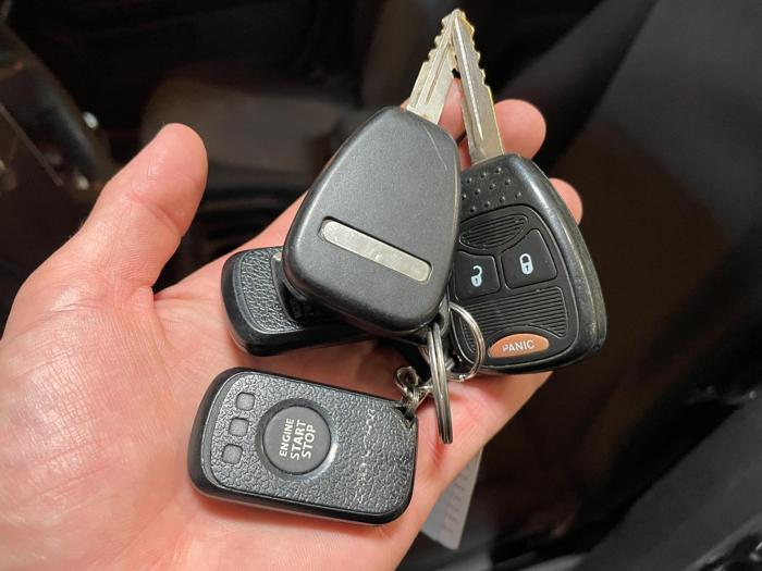 2011 dodge caliber mainstreet with 140619 miles for sale near elk-river, minnesota 11863a46710c4a299d154a35a5d62ac7.JPG