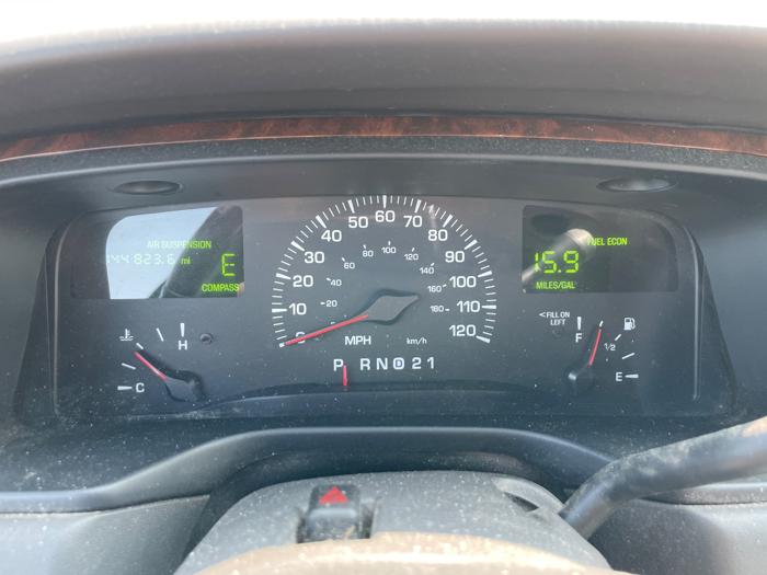 2002 lincoln town-car signature with 144823 miles for sale near elk-river, minnesota 11b356a8fa654cd6bfc727a554021d55.jpeg