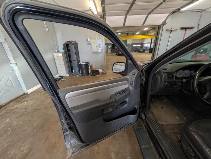 2004 mercury mountaineer convenience-4.0l-awd with 72086 miles for sale near elk-river, minnesota 11d60ff1dec5461a85b25705a82ddd07.jpg