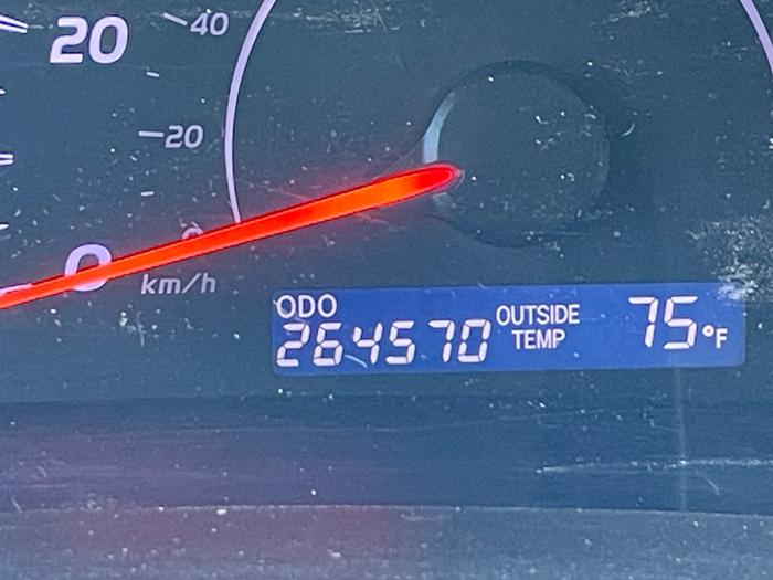 2011 toyota camry base-6-spd-at with 264570 miles for sale near shakopee, minnesota 120f398de6b14a5d83425df941f1b227.jpeg