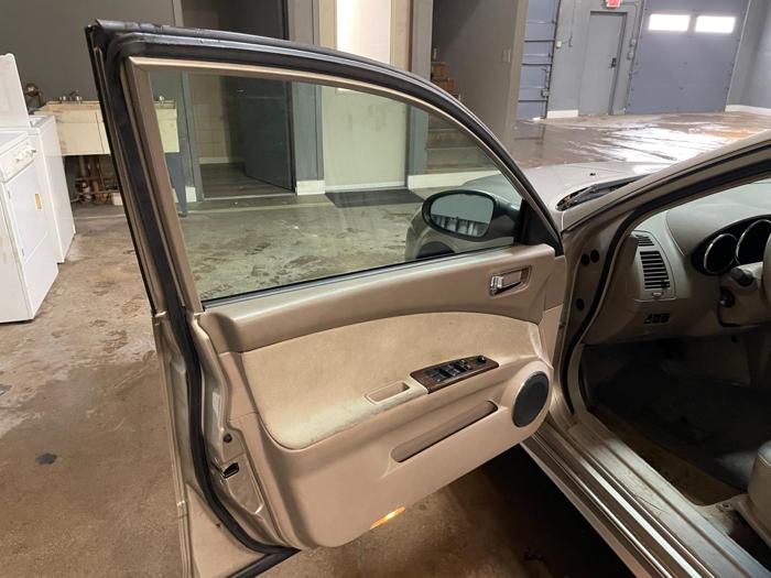 2005 nissan altima sl with 180684 miles for sale near elk-river, minnesota 125096c9cee444b09190f47aa113e0f4.jpg